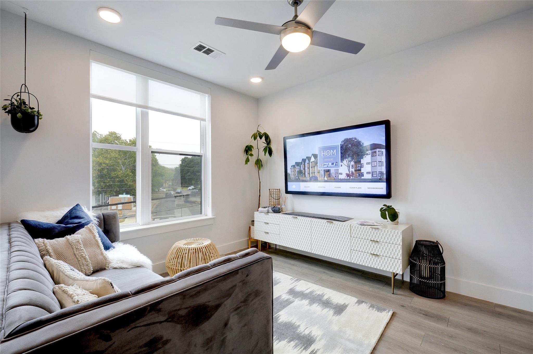 2213 Poquito ST # 100