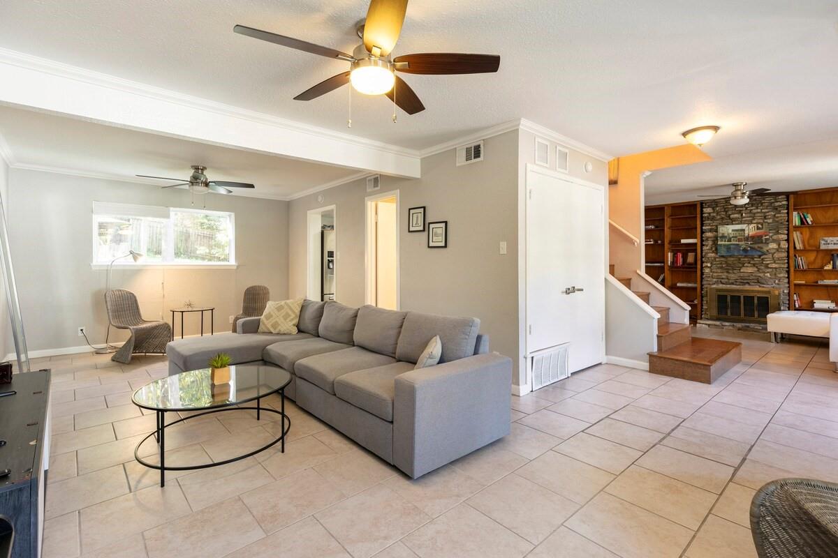 1711 Deerfield DR