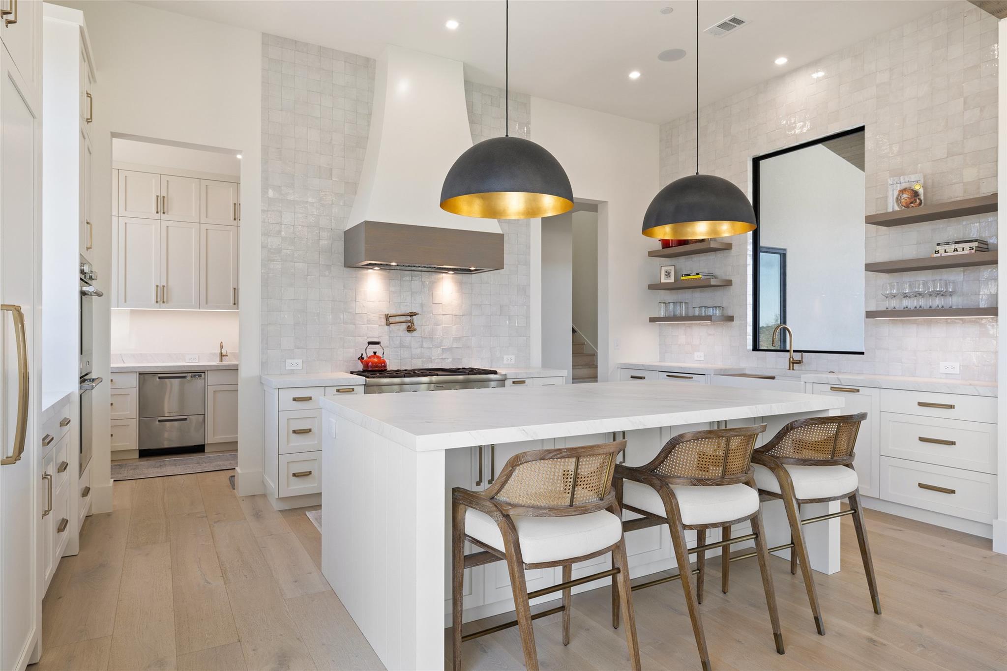 5805 Twin Peaks TRCE