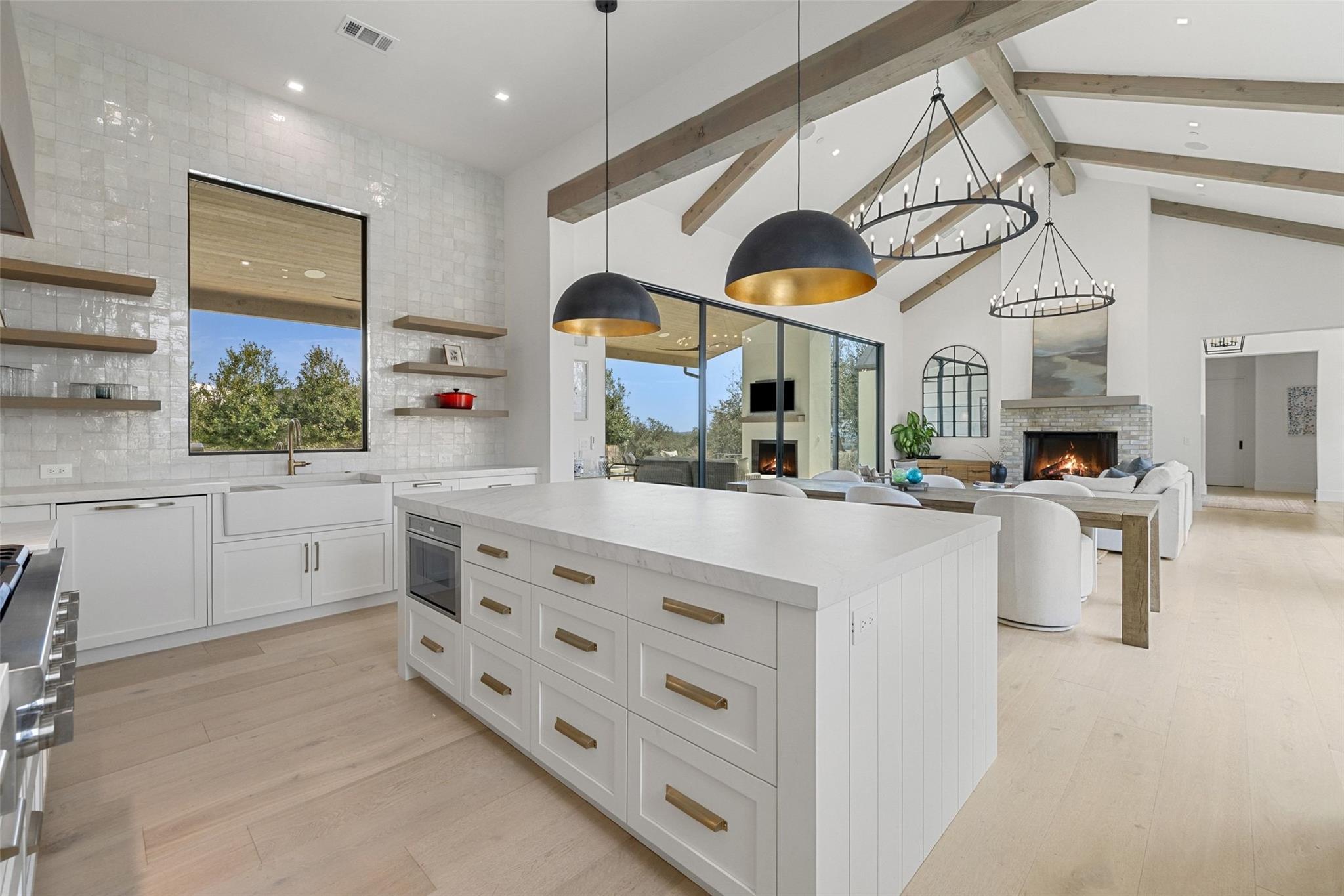 5805 Twin Peaks TRCE