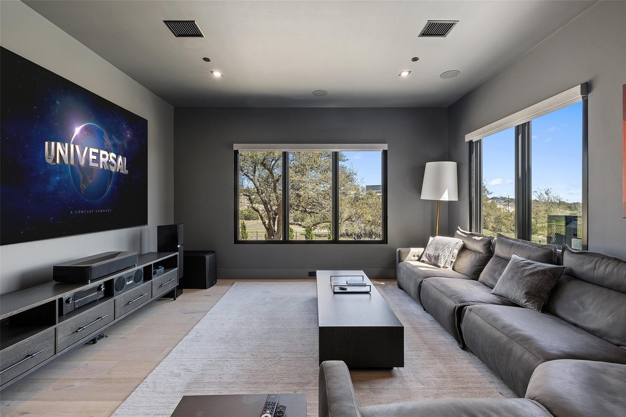 5805 Twin Peaks TRCE