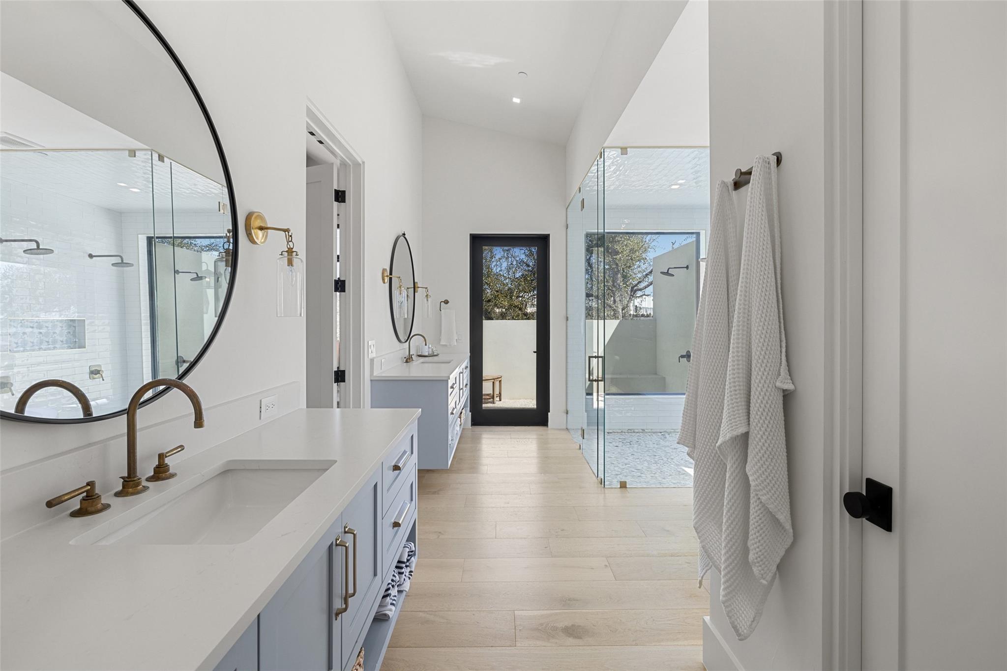 5805 Twin Peaks TRCE