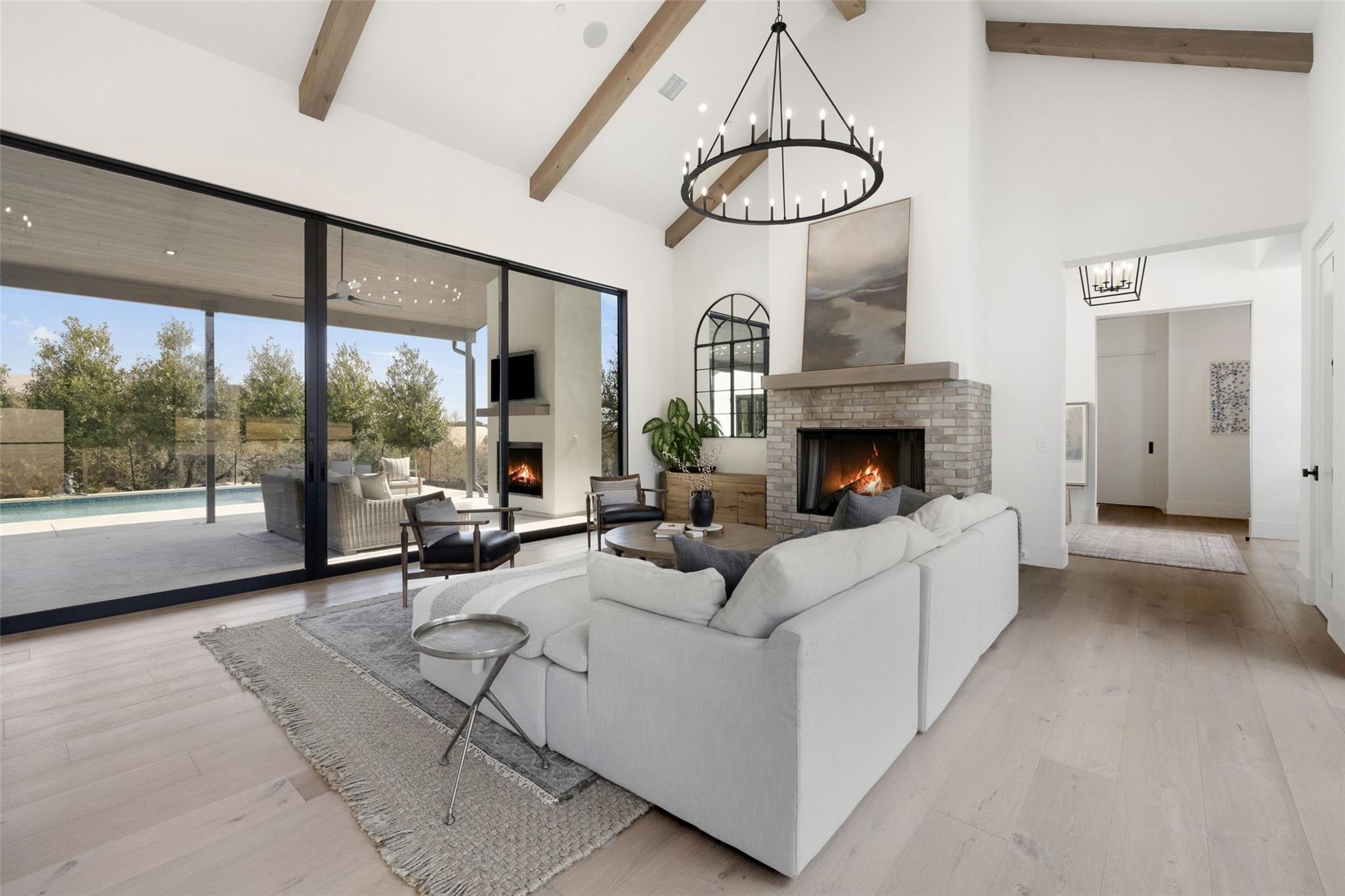 5805 Twin Peaks TRCE