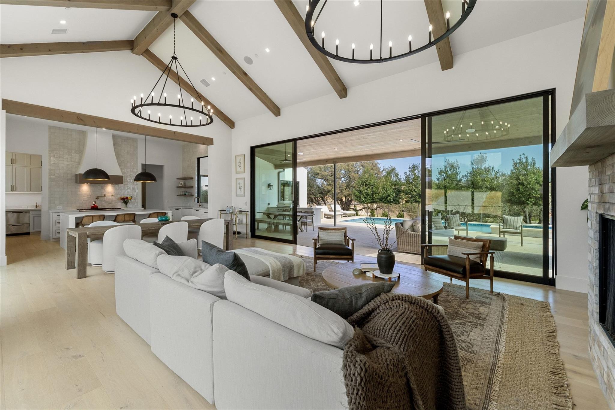 5805 Twin Peaks TRCE