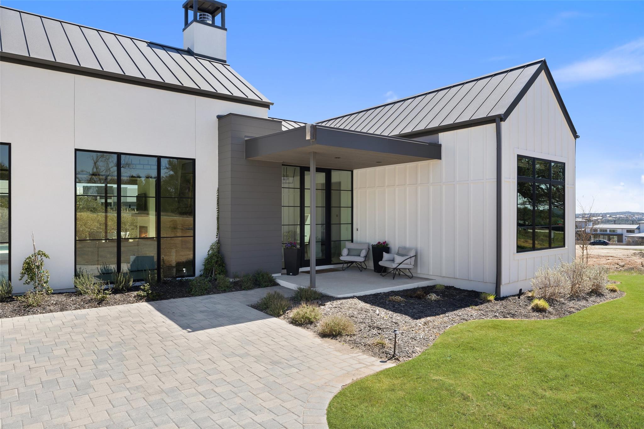 5805 Twin Peaks TRCE