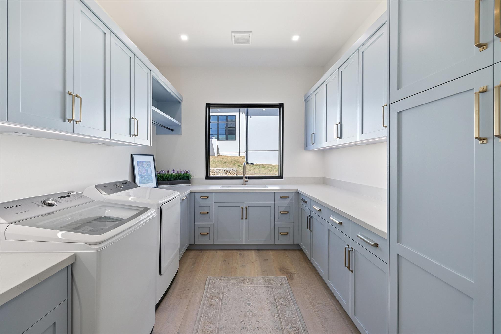 5805 Twin Peaks TRCE