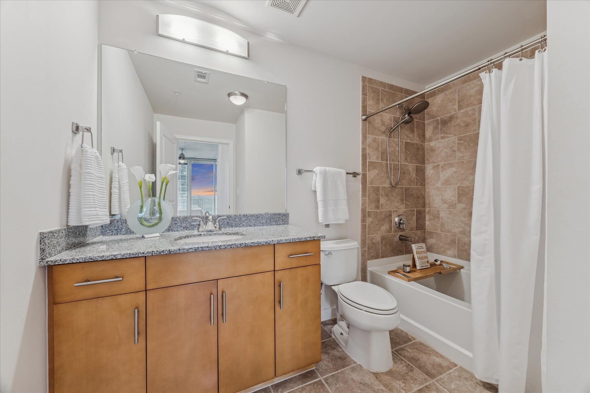 360 Nueces ST # 2802