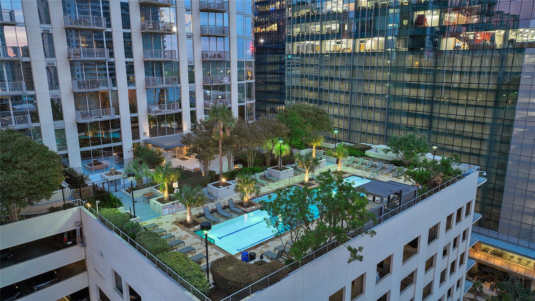 360 Nueces ST # 2802