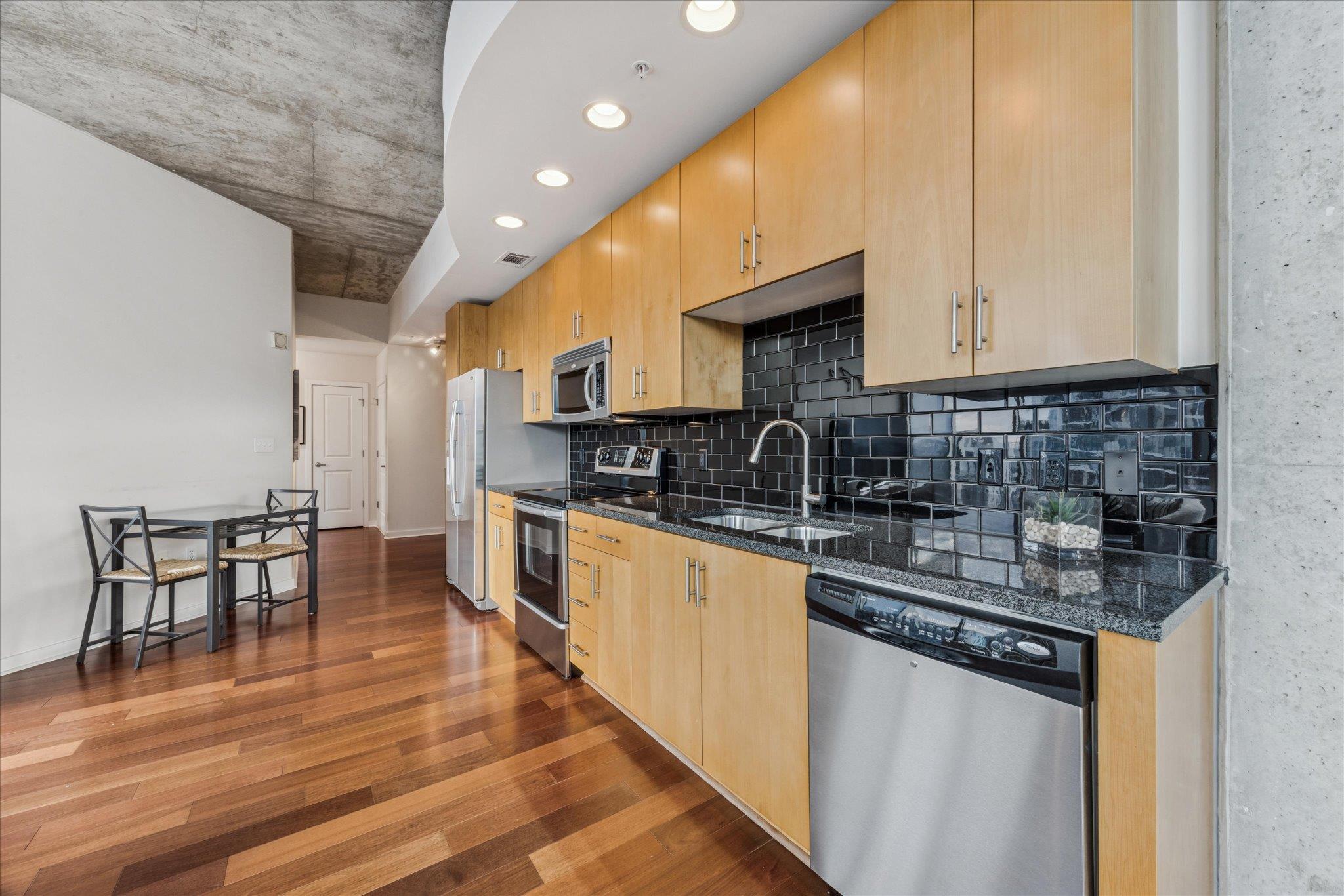 360 Nueces ST # 2802