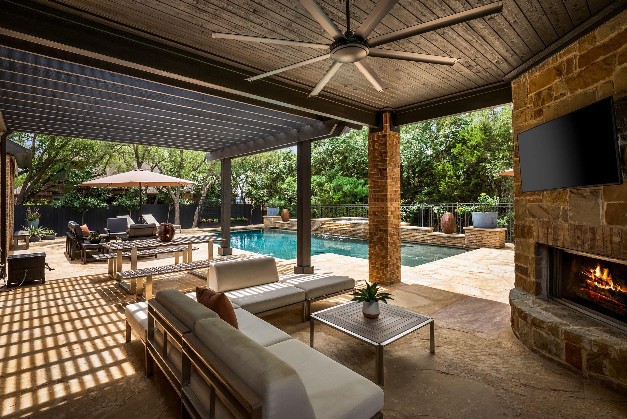 208 Santaluz LN