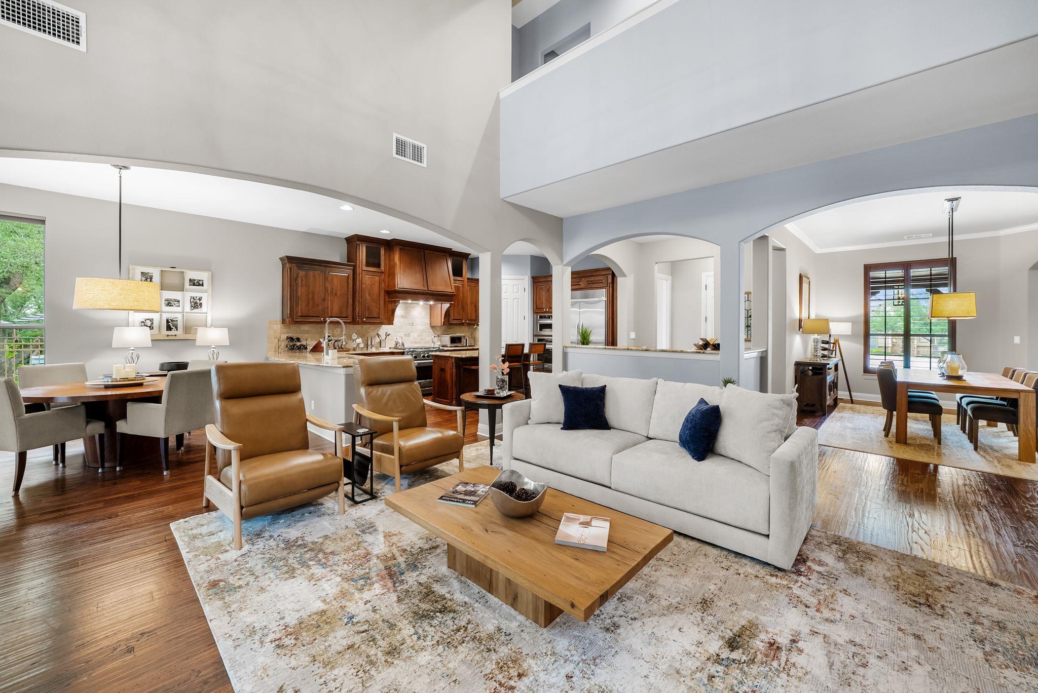 208 Santaluz LN