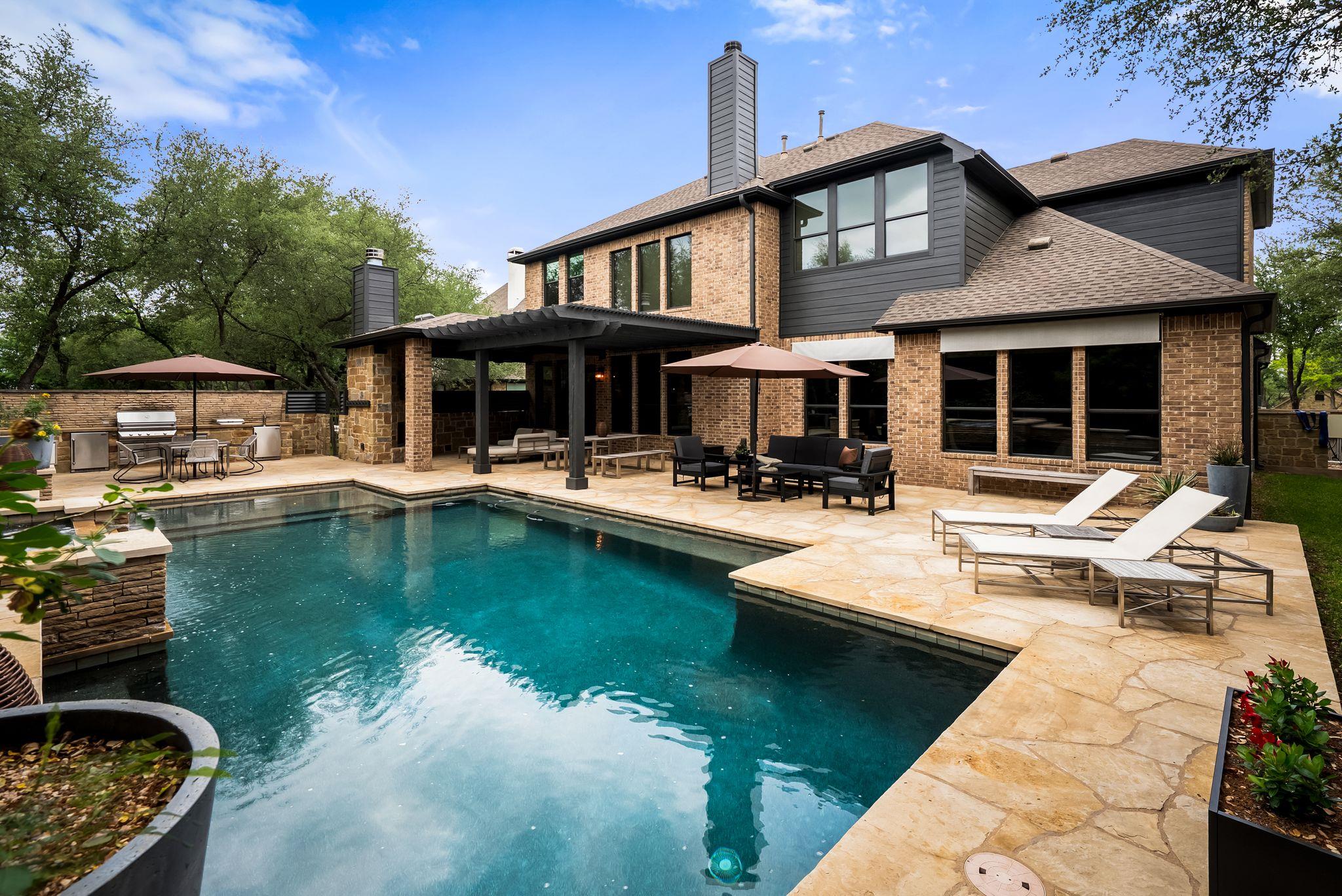 208 Santaluz LN