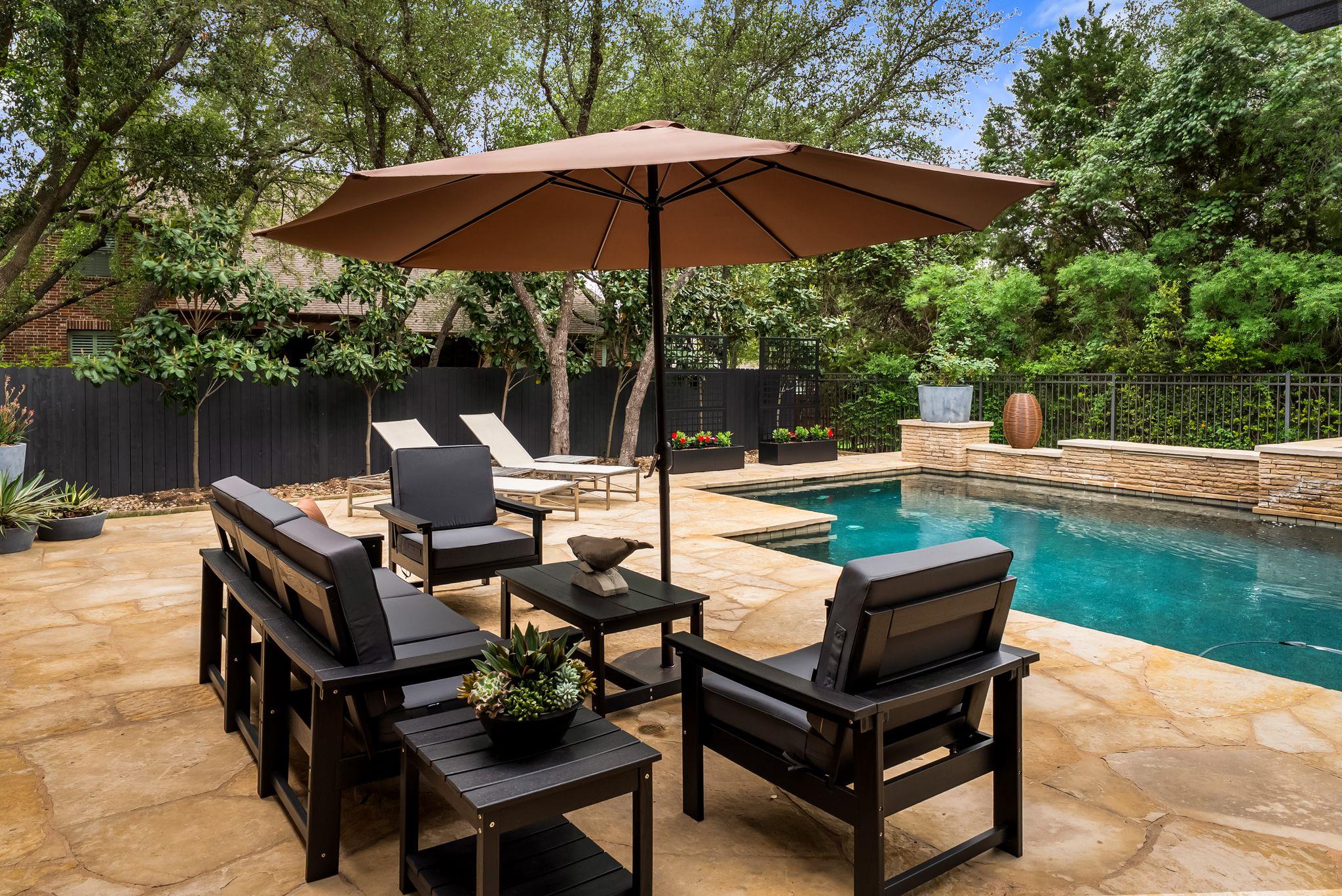 208 Santaluz LN