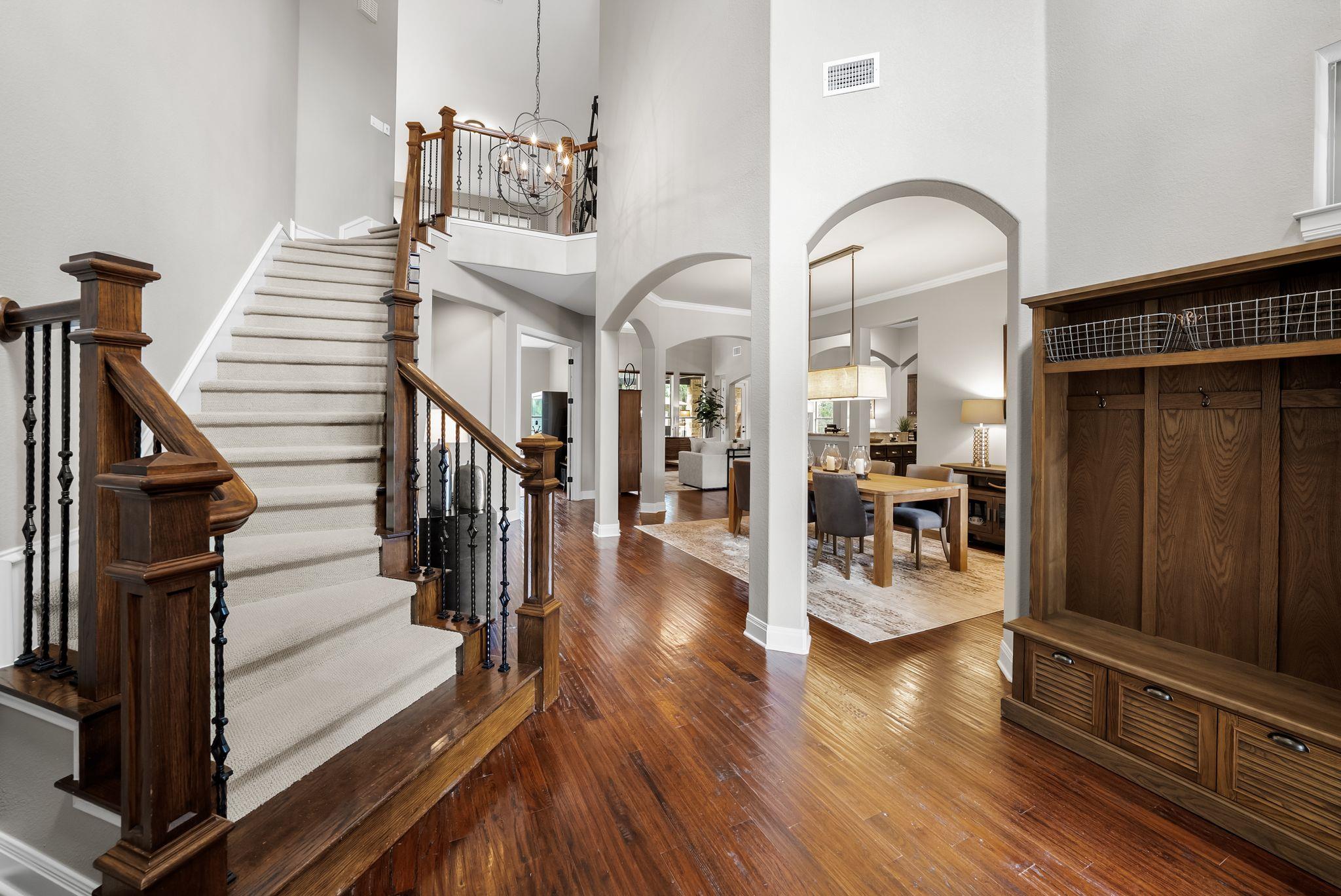 208 Santaluz LN