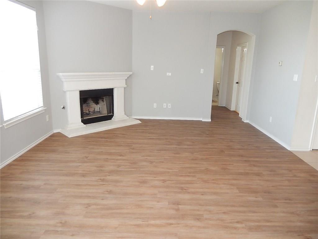 64 White Magnolia CIR