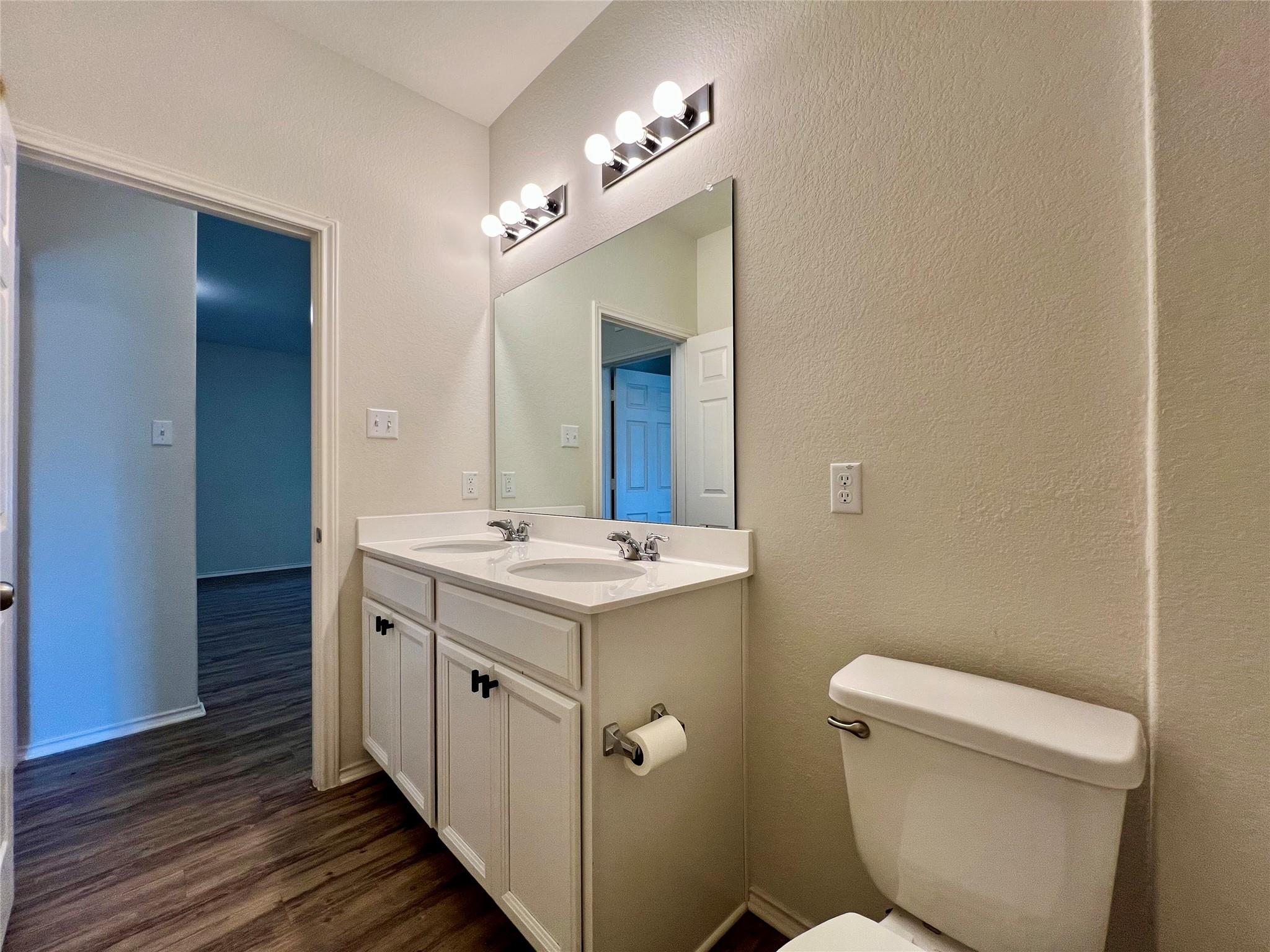 220 Pepperbark LOOP
