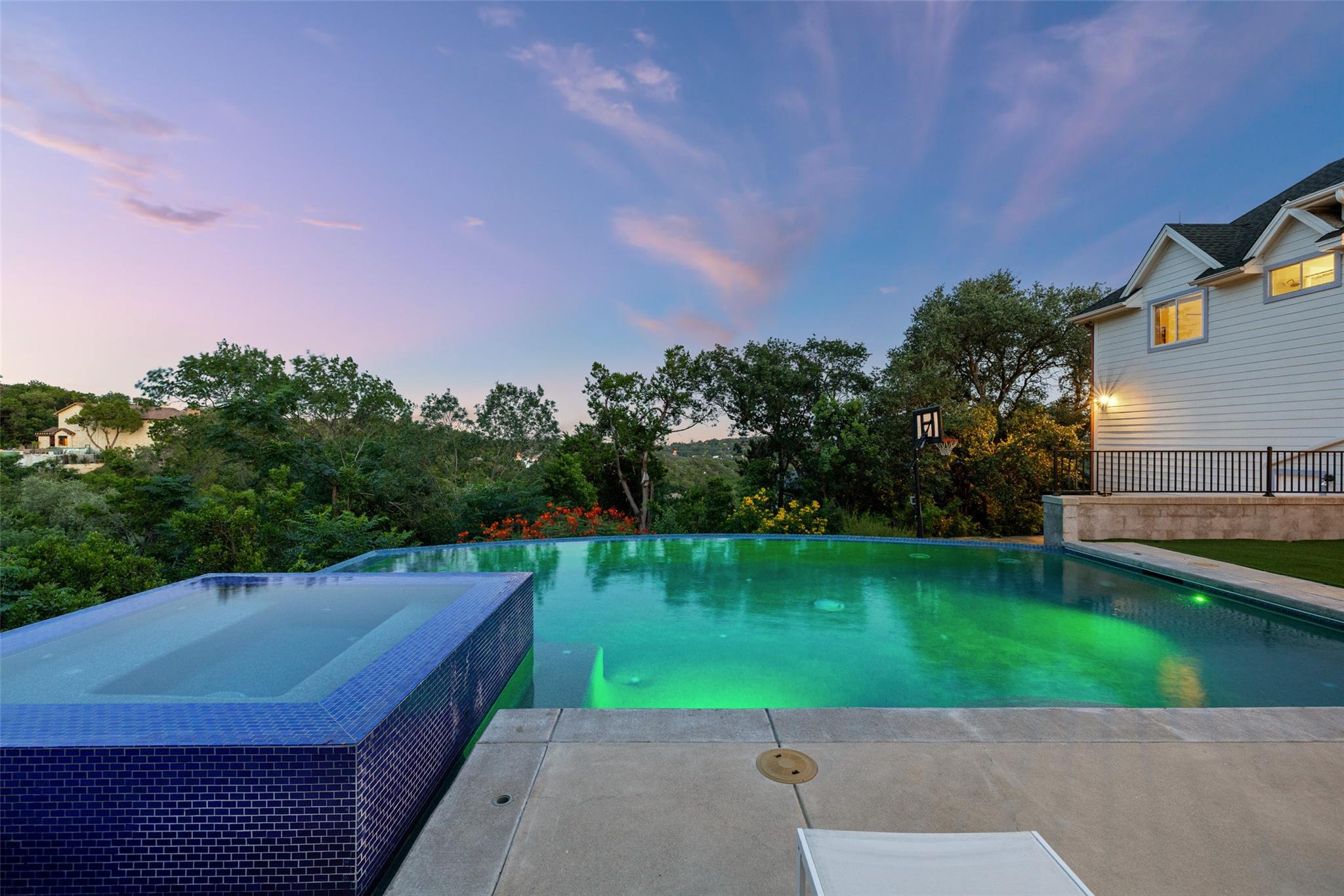 4014 Walnut Clay DR