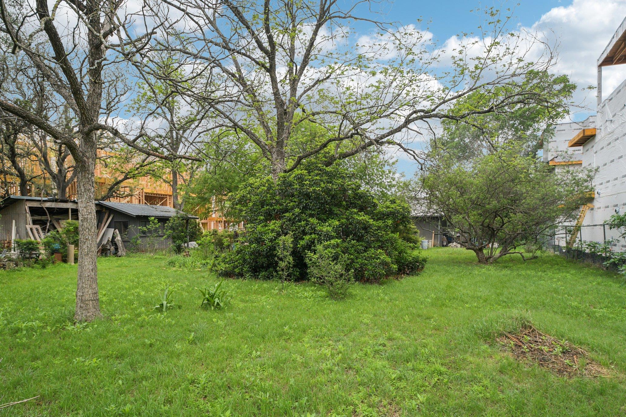 4411 Banister LN