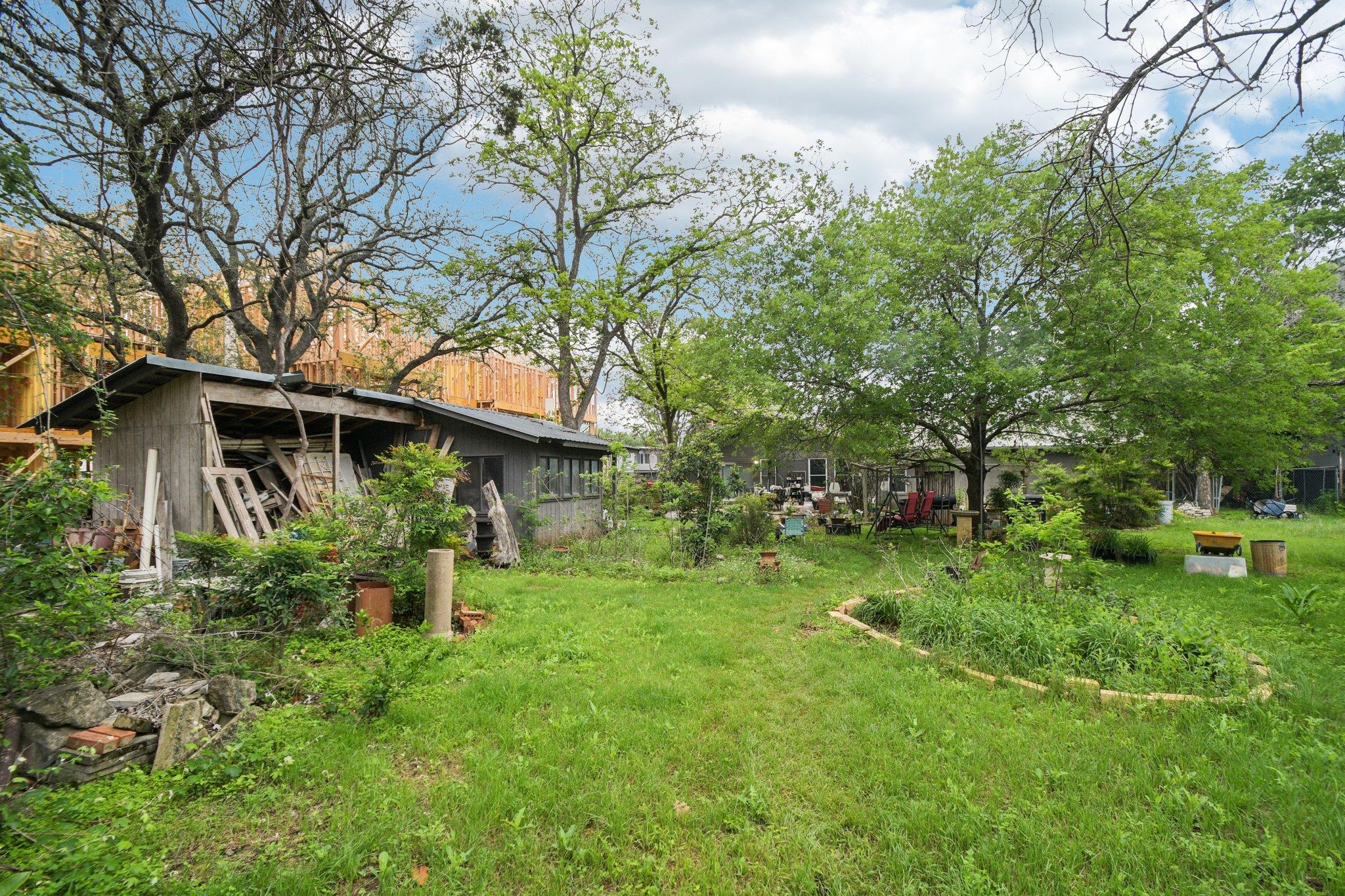 4411 Banister LN