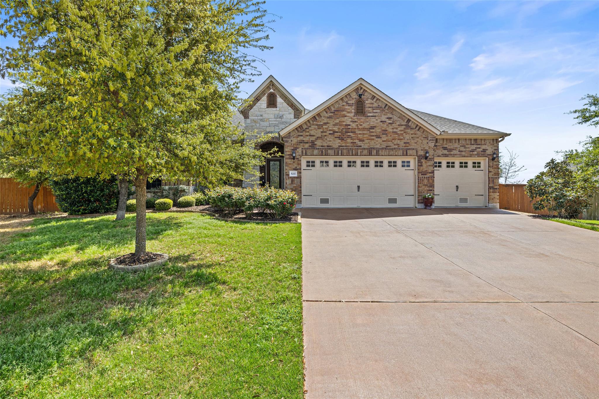 5217 Cedro Elm DR