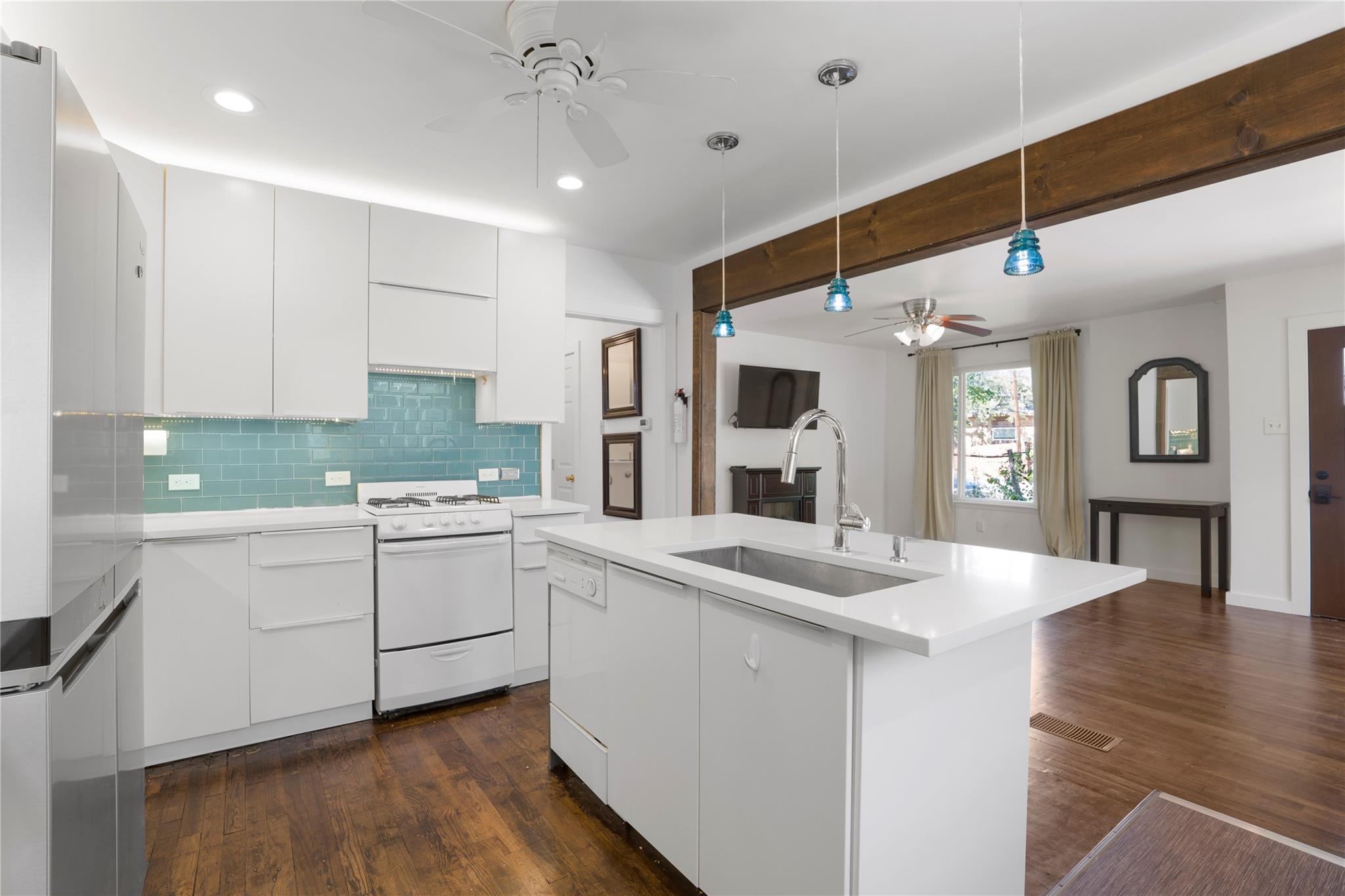 401 W Live Oak St