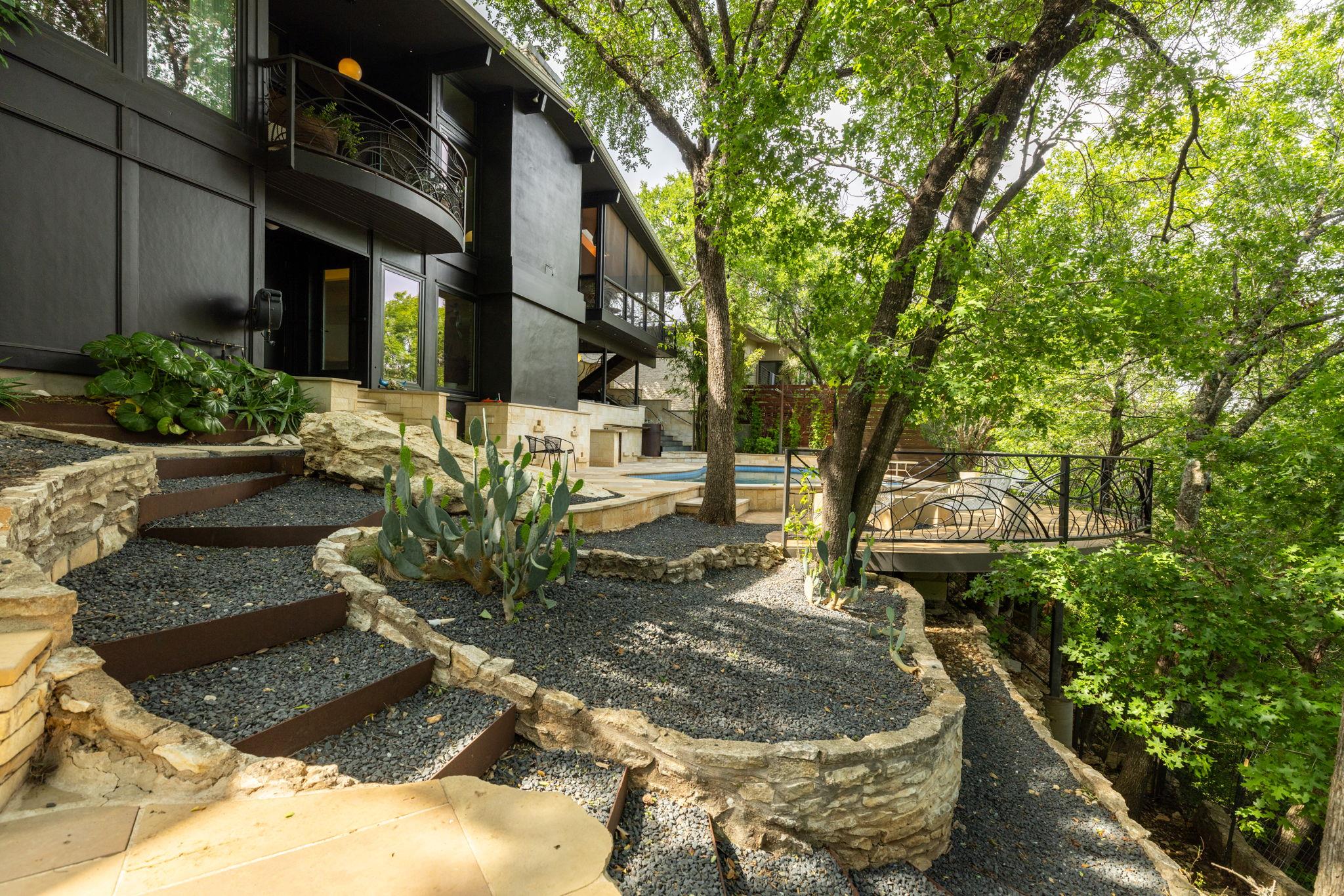 1805 Brookhaven DR