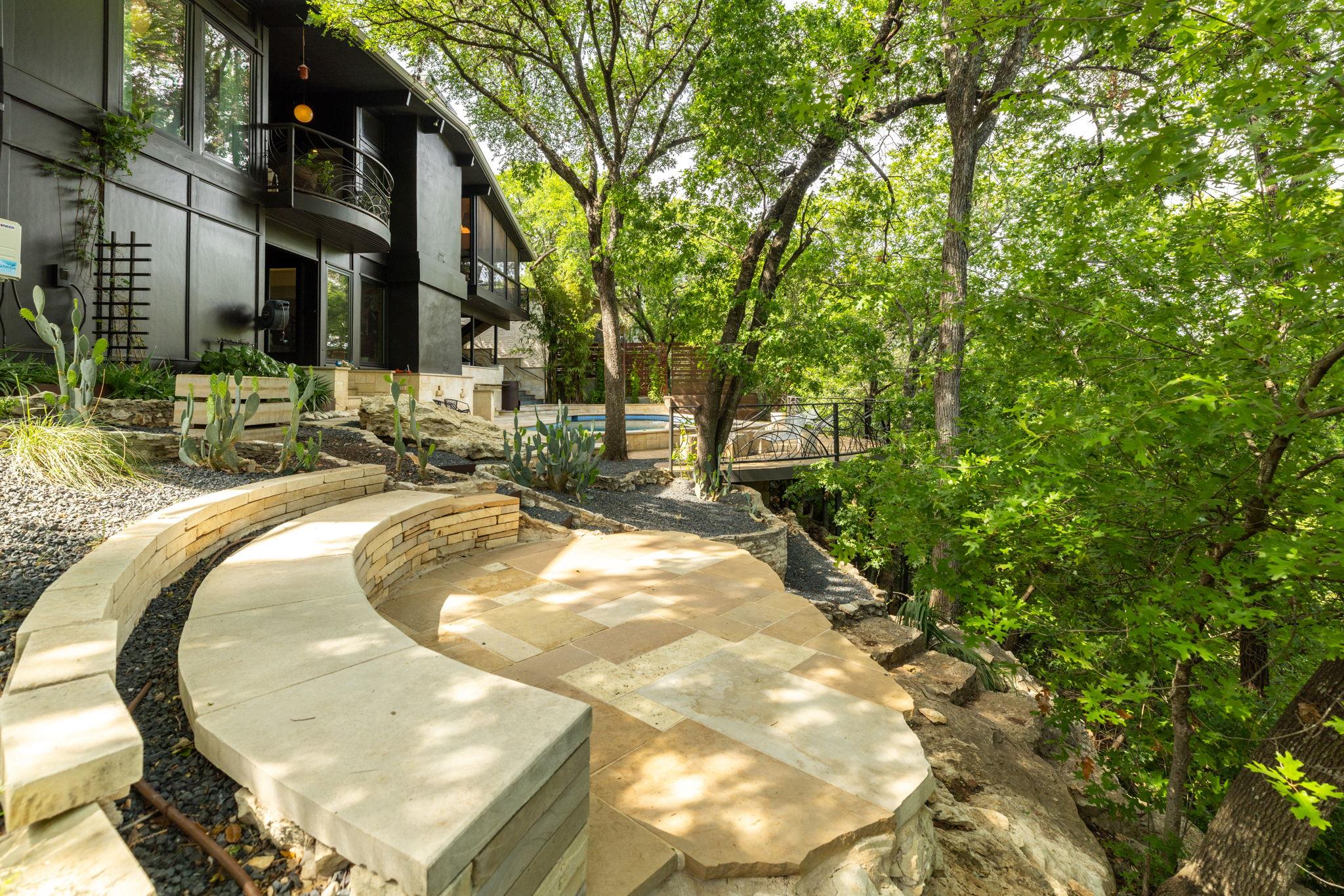 1805 Brookhaven DR