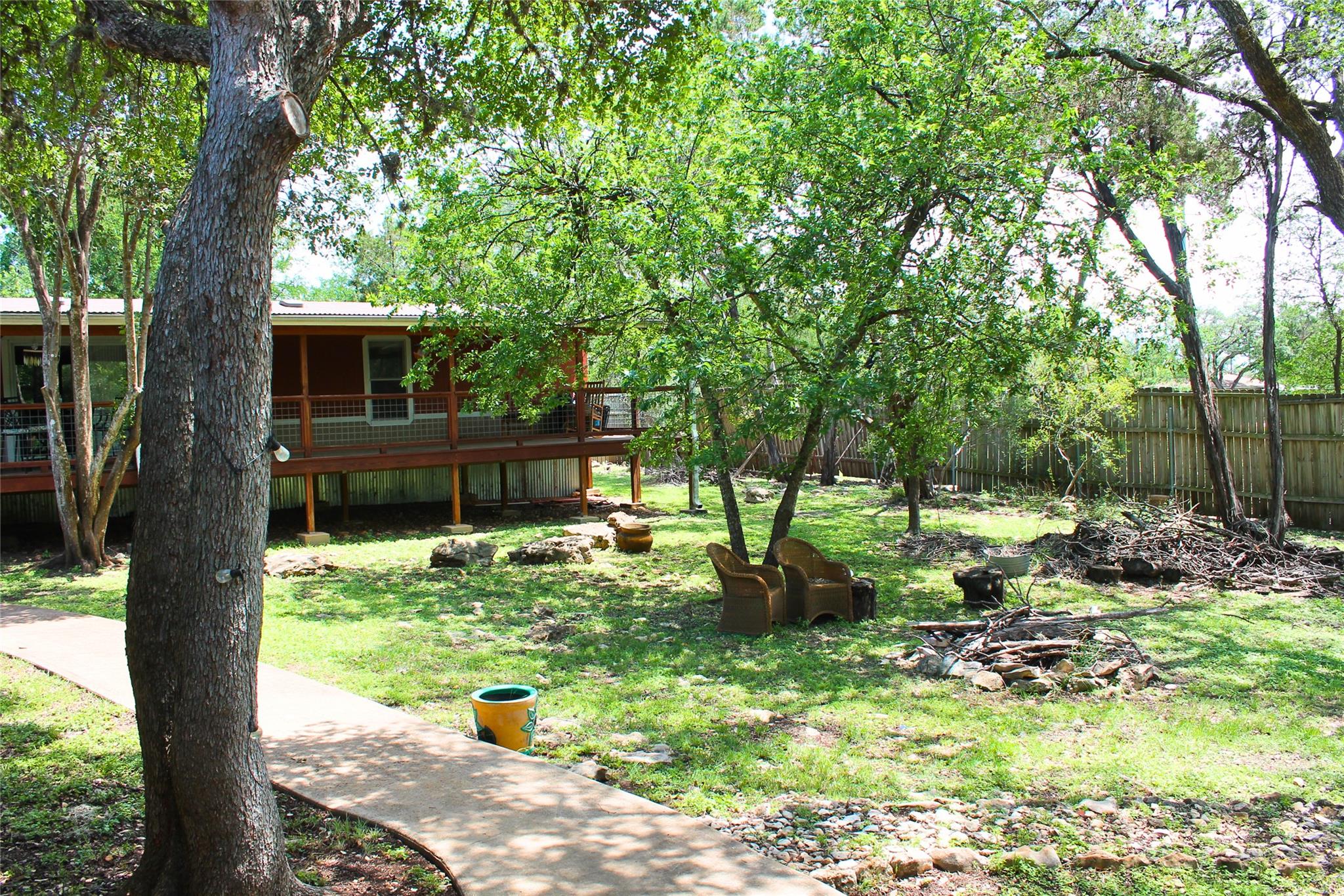 2105 Allred DR