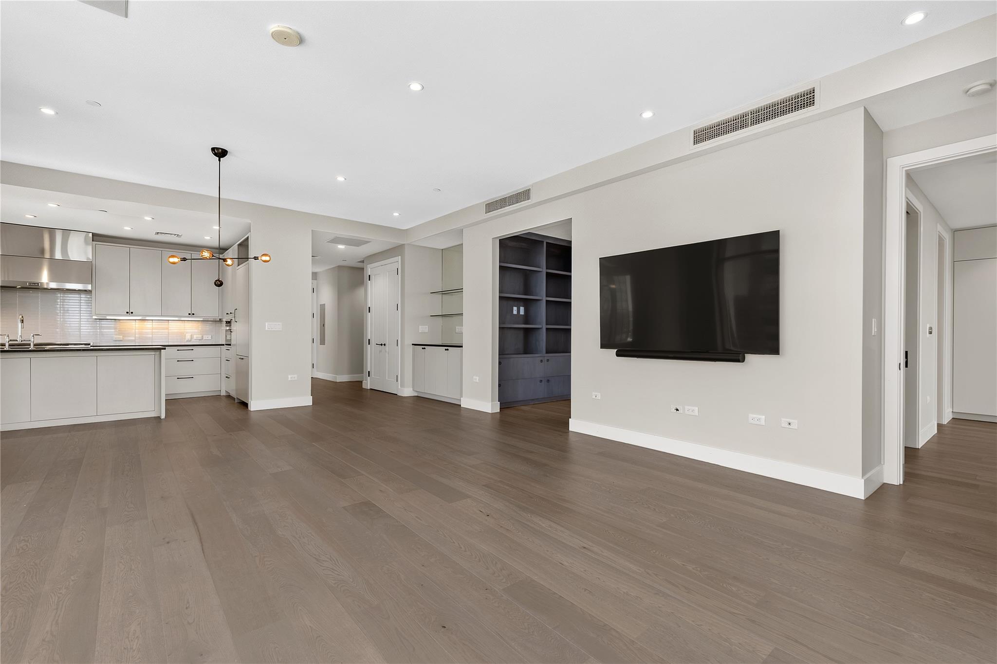 200 Congress Ave Unit: 28SW