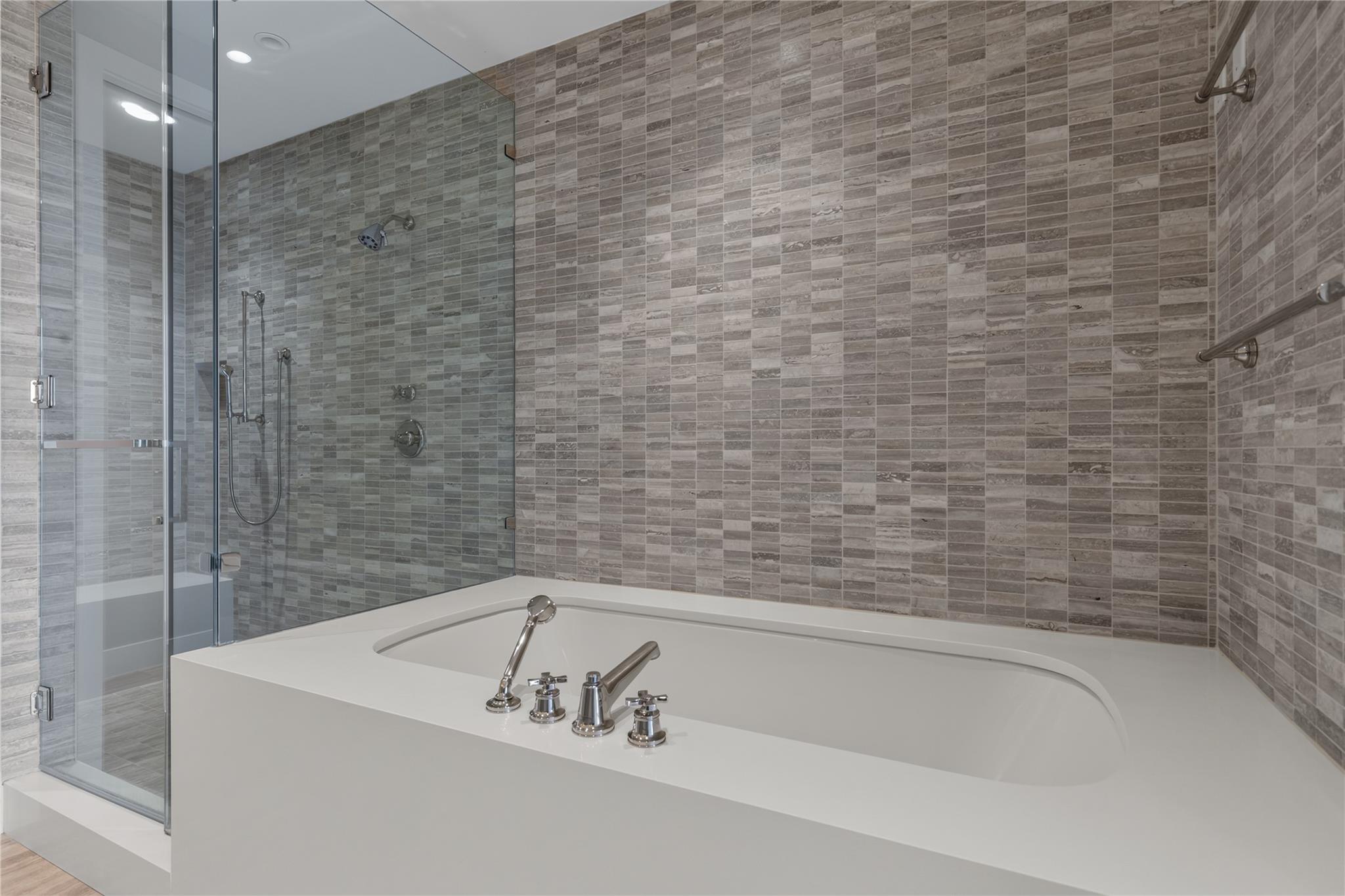 200 Congress Ave Unit: 28SW