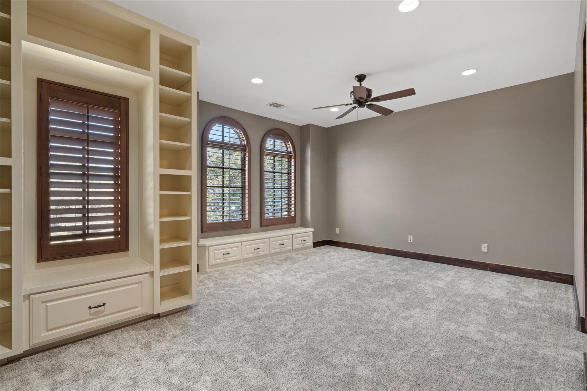 18033 Glenville CV