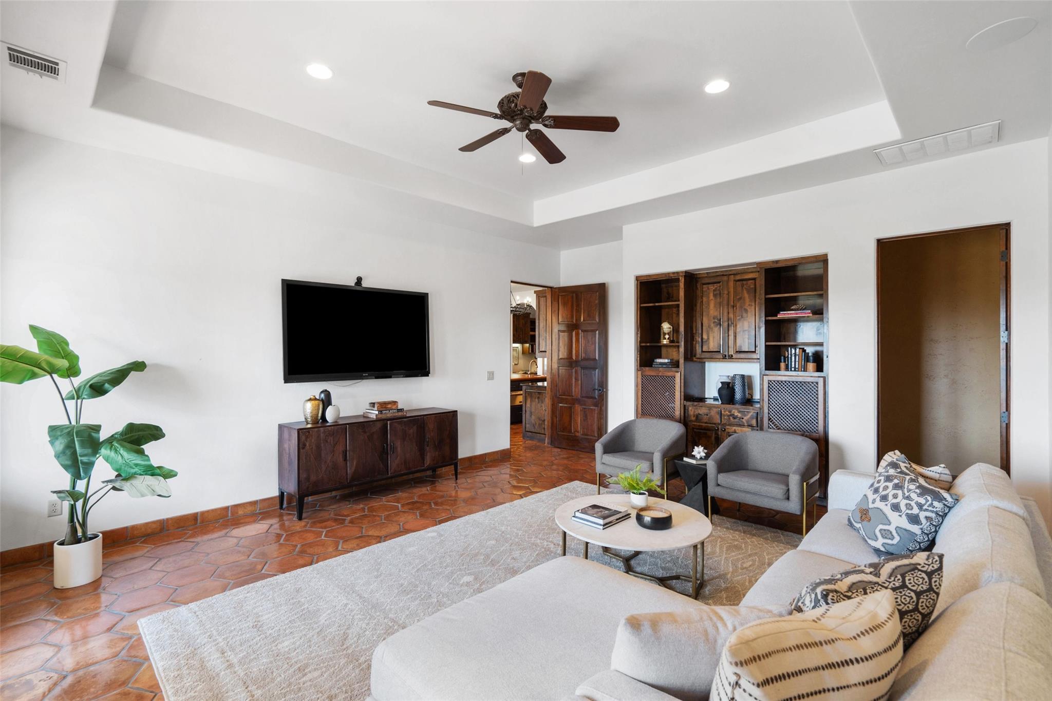 18033 Glenville CV