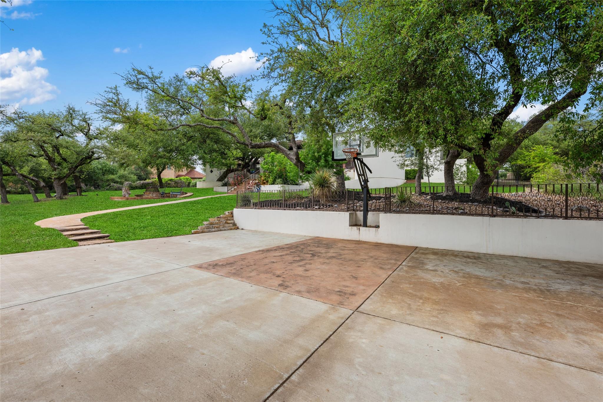 18033 Glenville CV