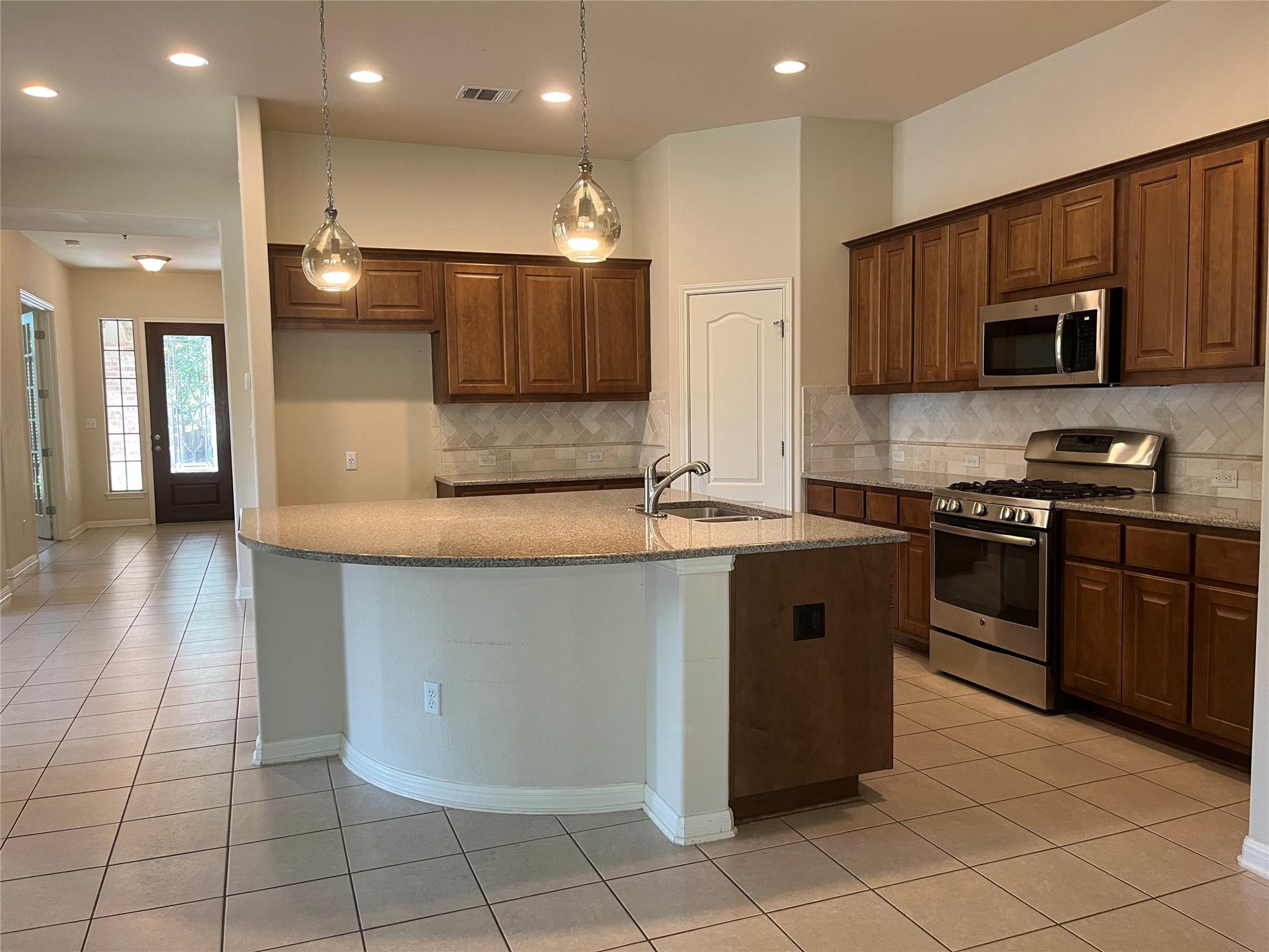 2644 Hilltop Divide LN