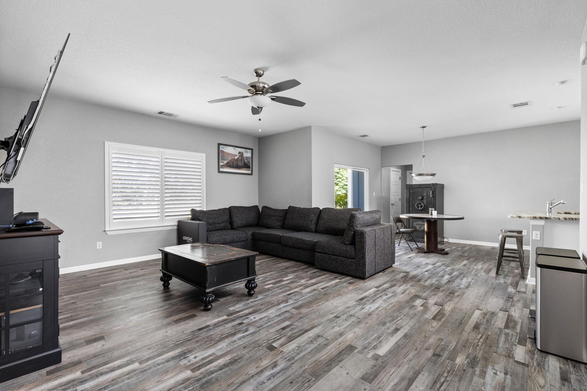 20601 Buckskin RDG