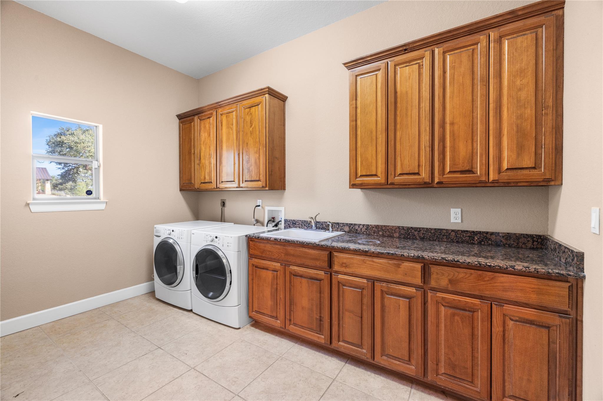 3907 Kite DR