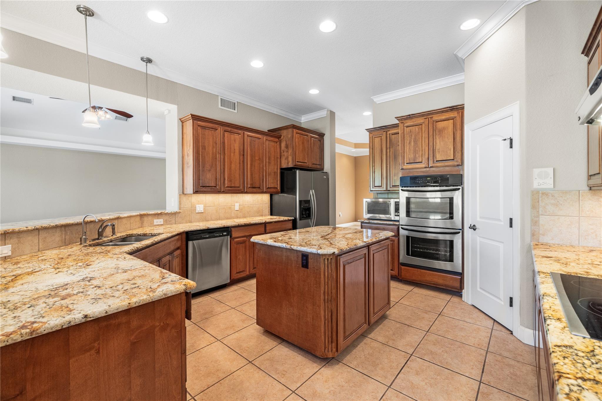 3907 Kite DR