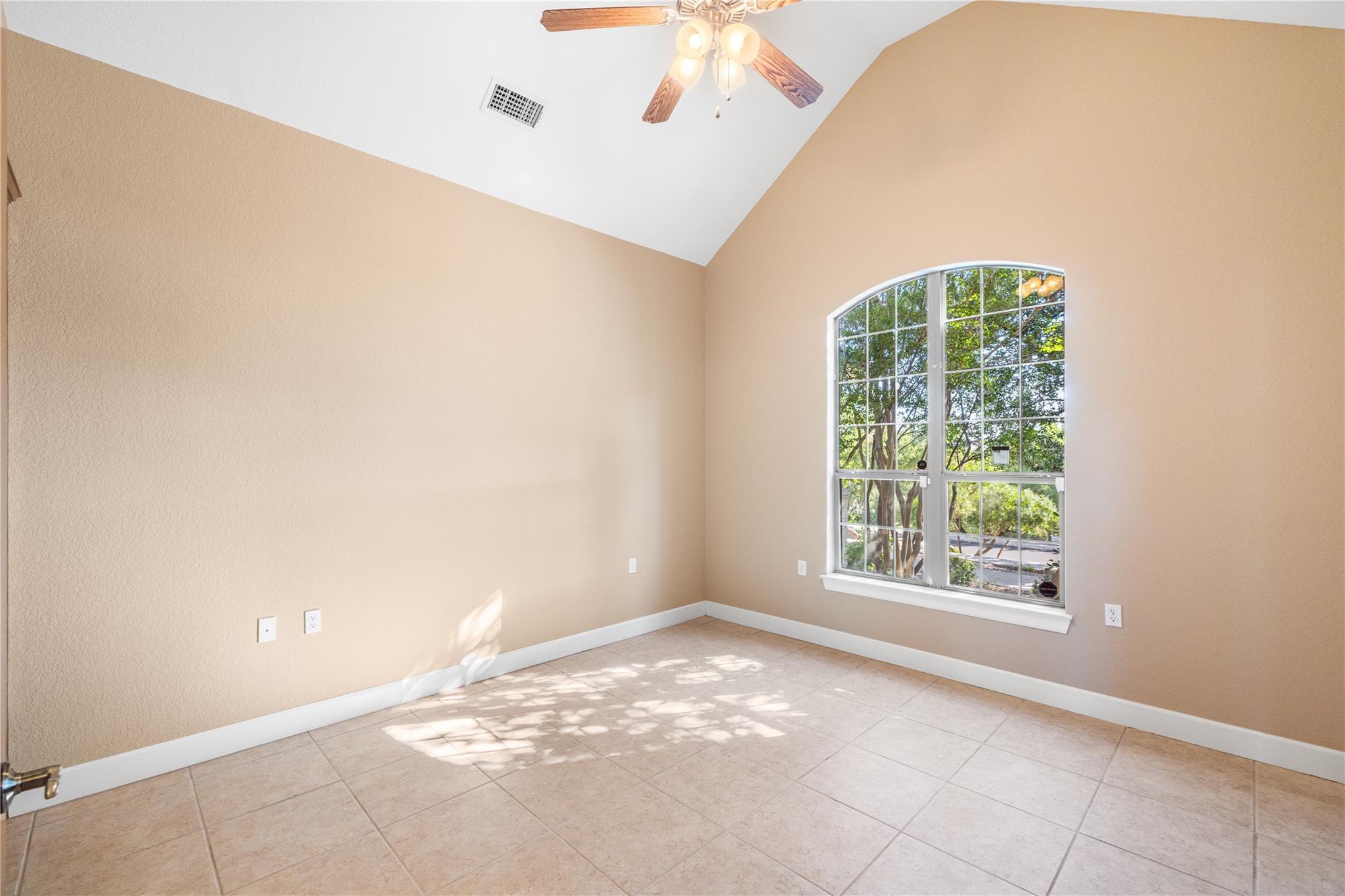3907 Kite DR