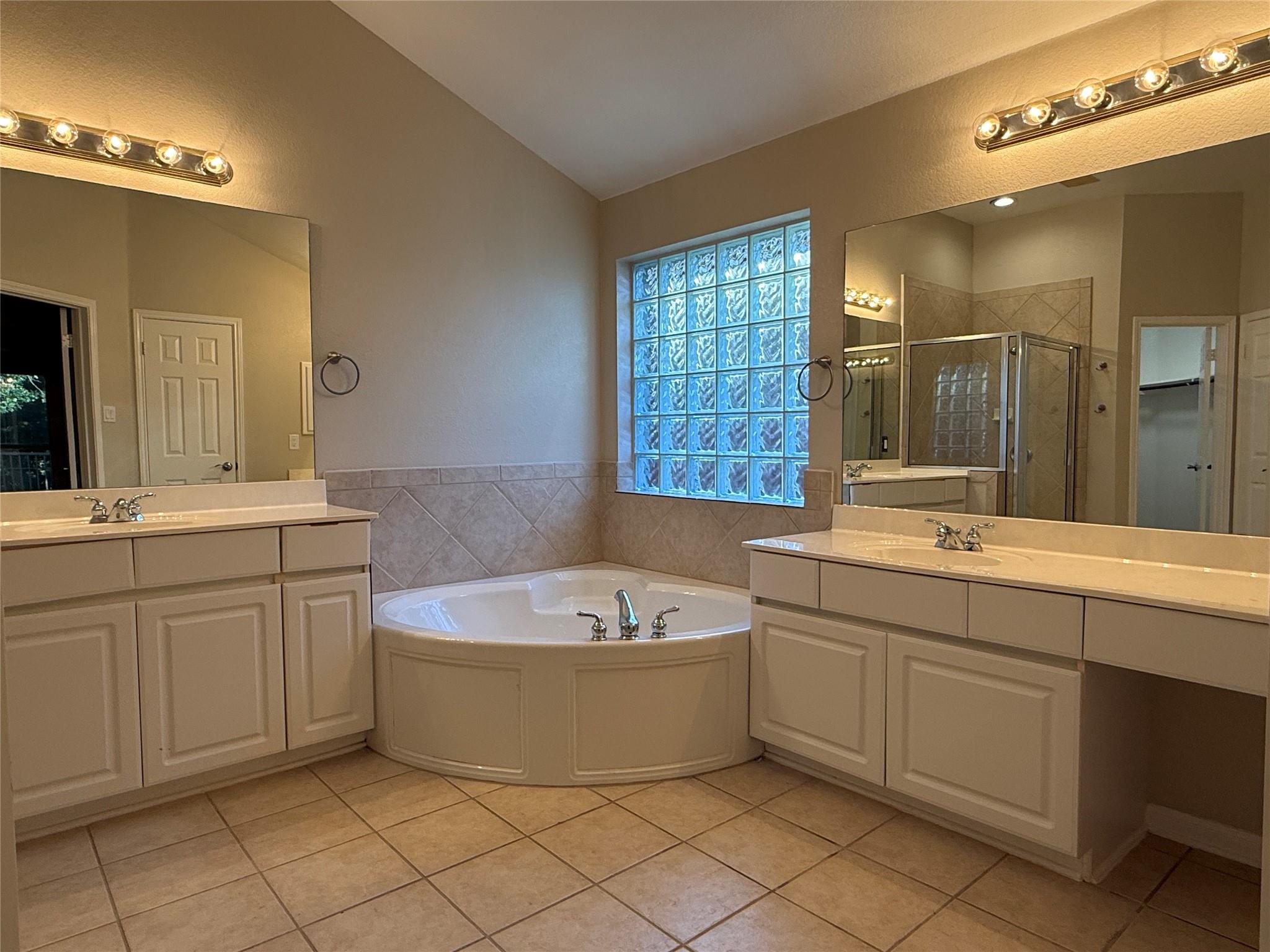 2417 Arbor DR