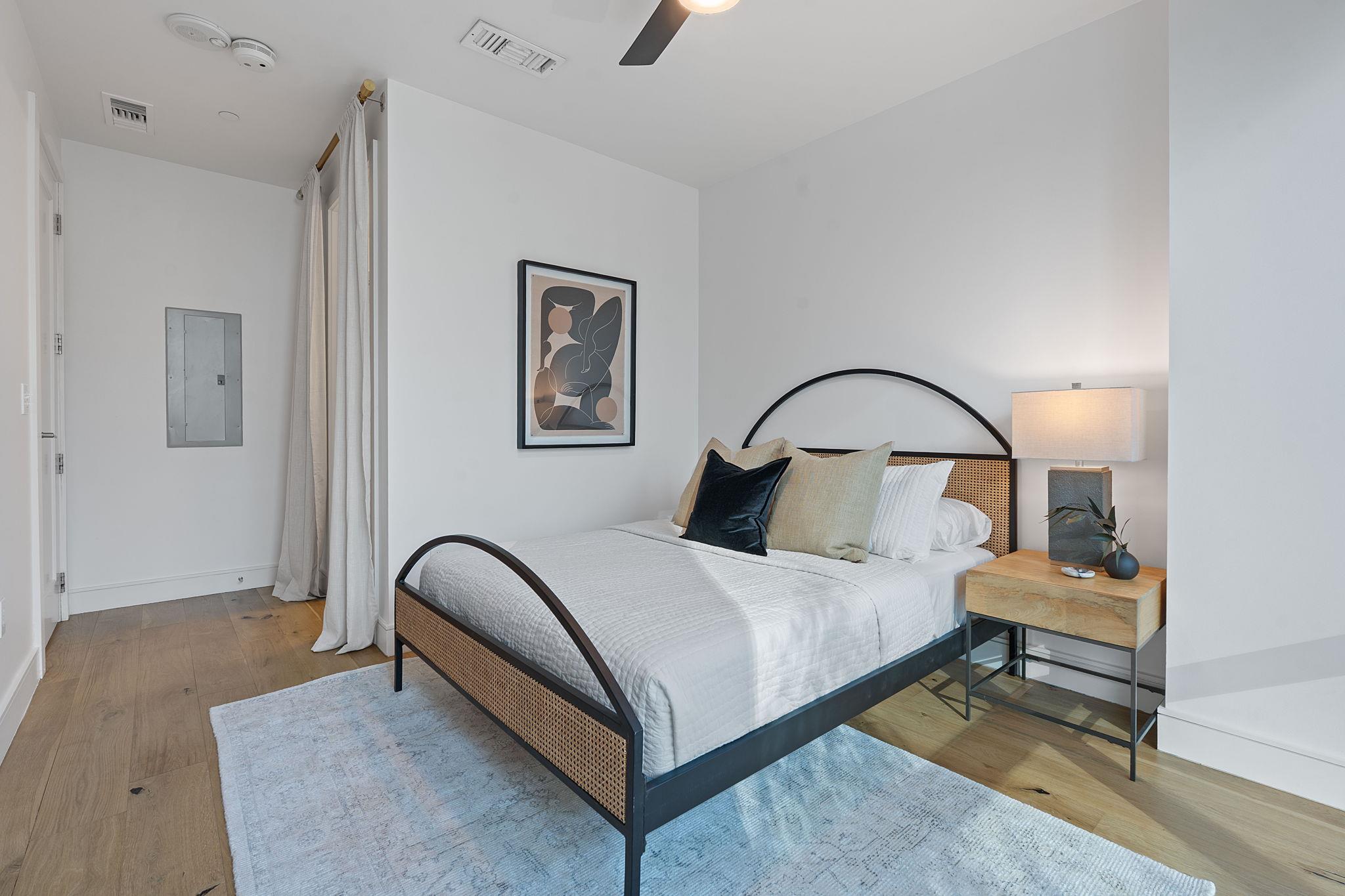 222 West Ave # 1005