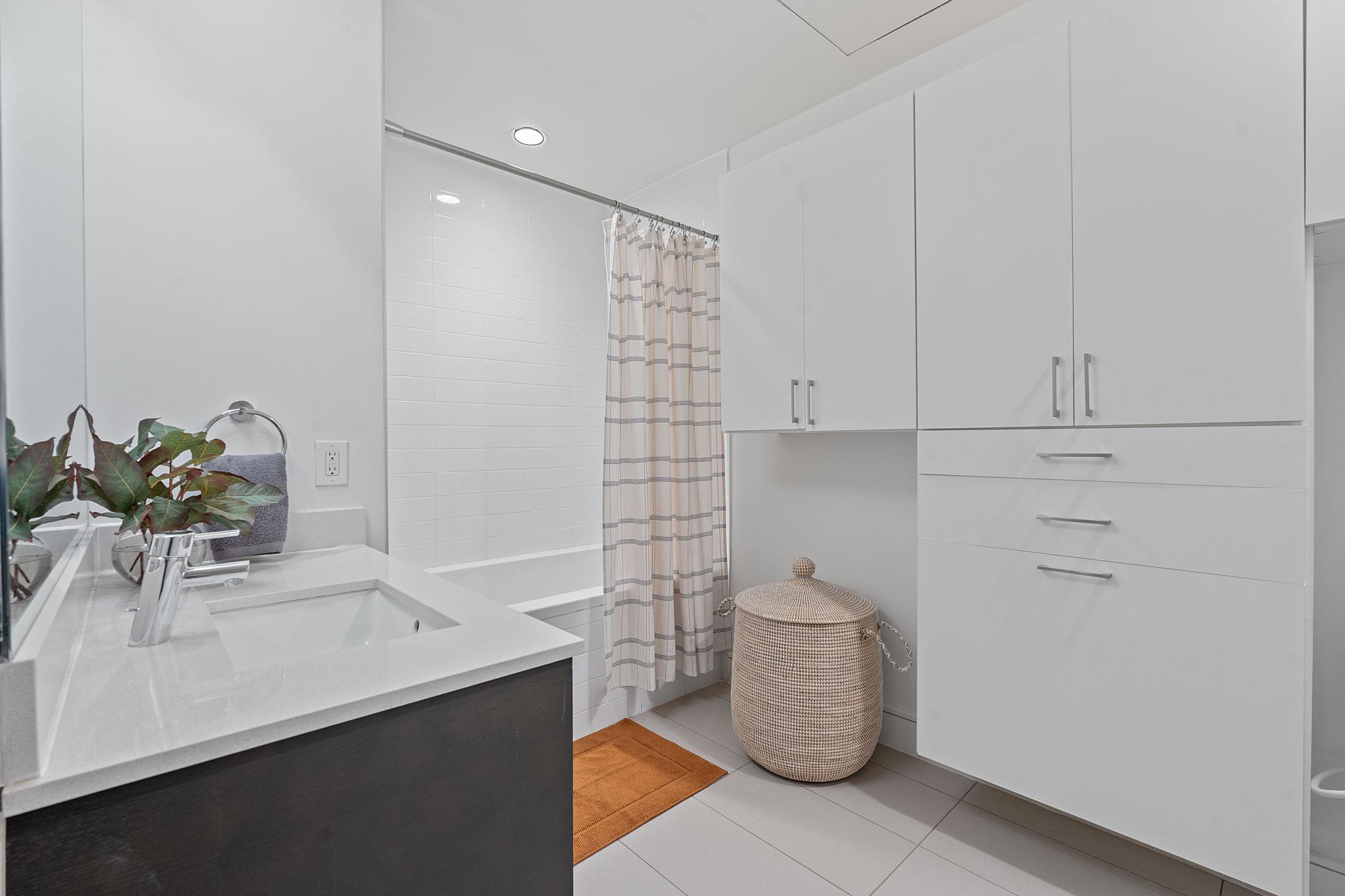 222 West Ave # 1005