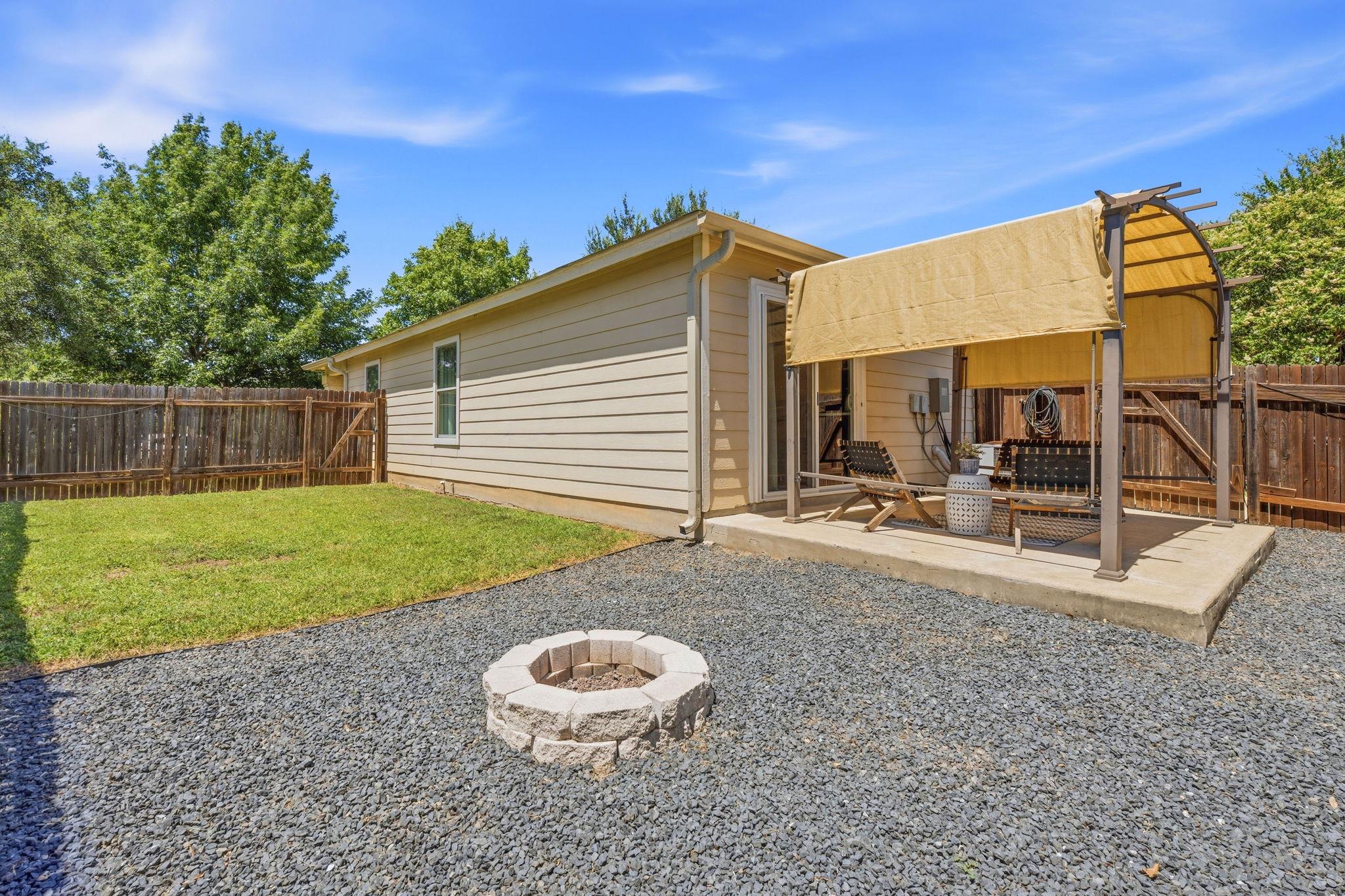 5407 Viewpoint DR