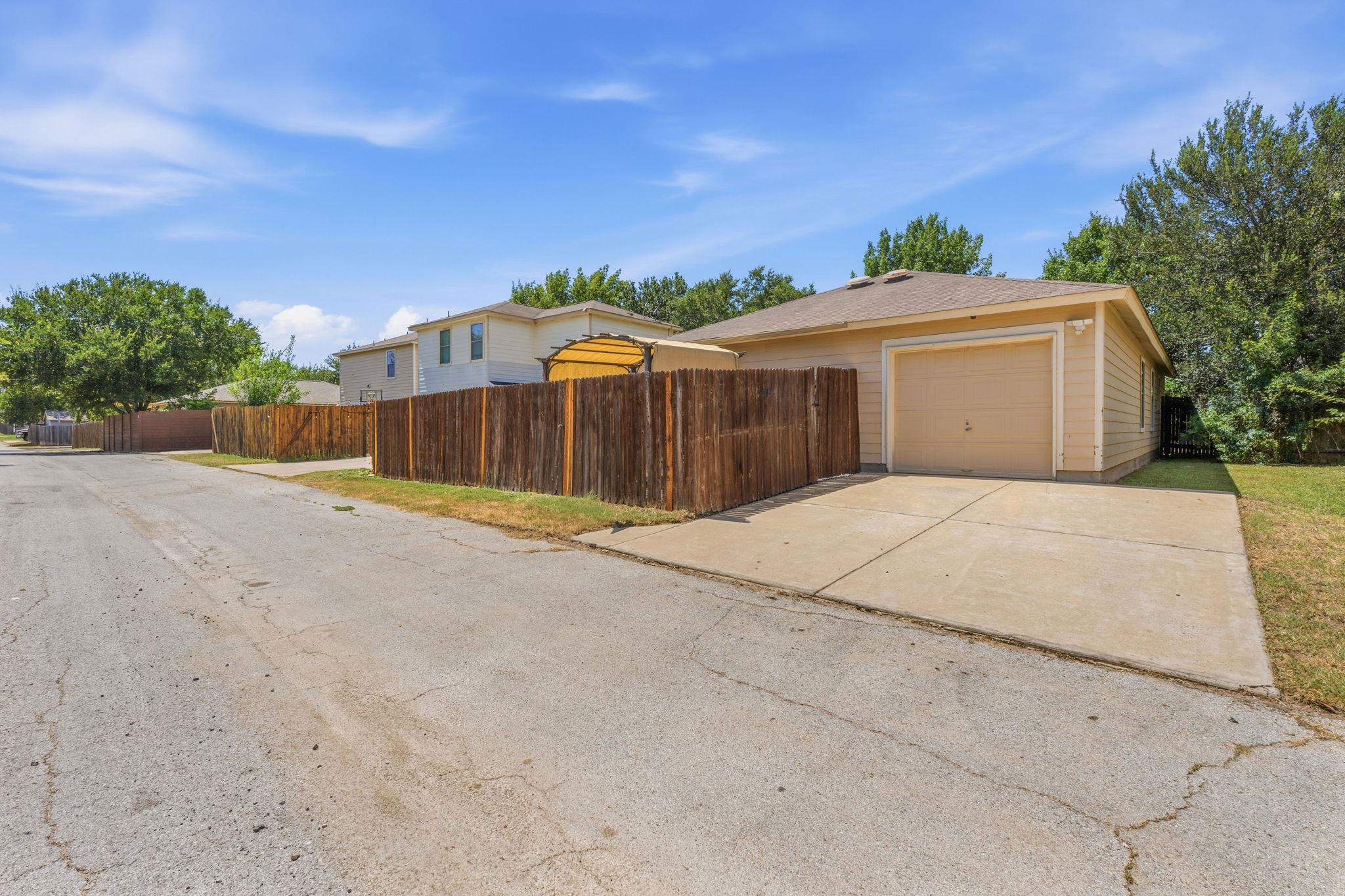 5407 Viewpoint DR