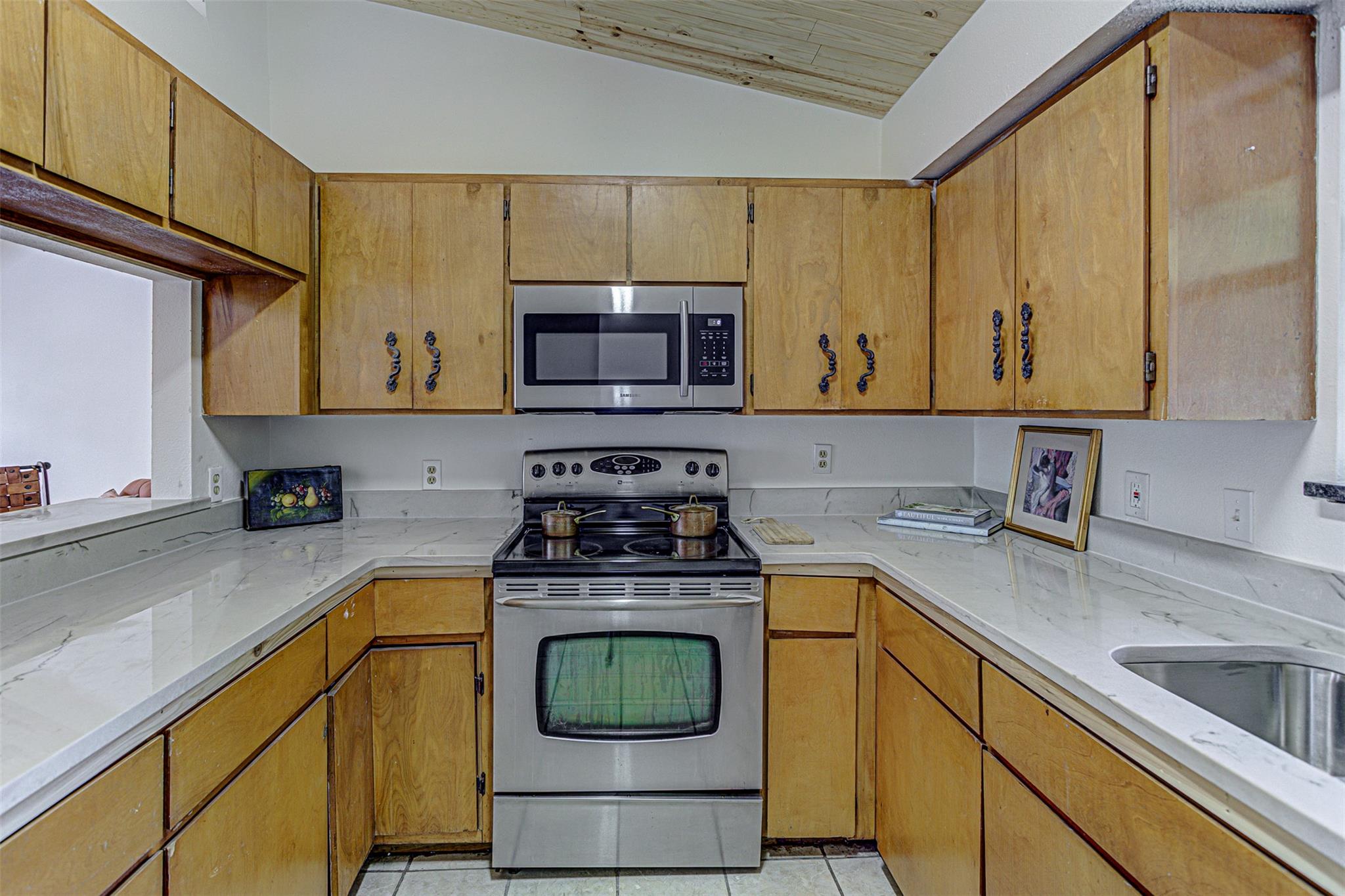 850 Fir LN, Cottonwood Shores