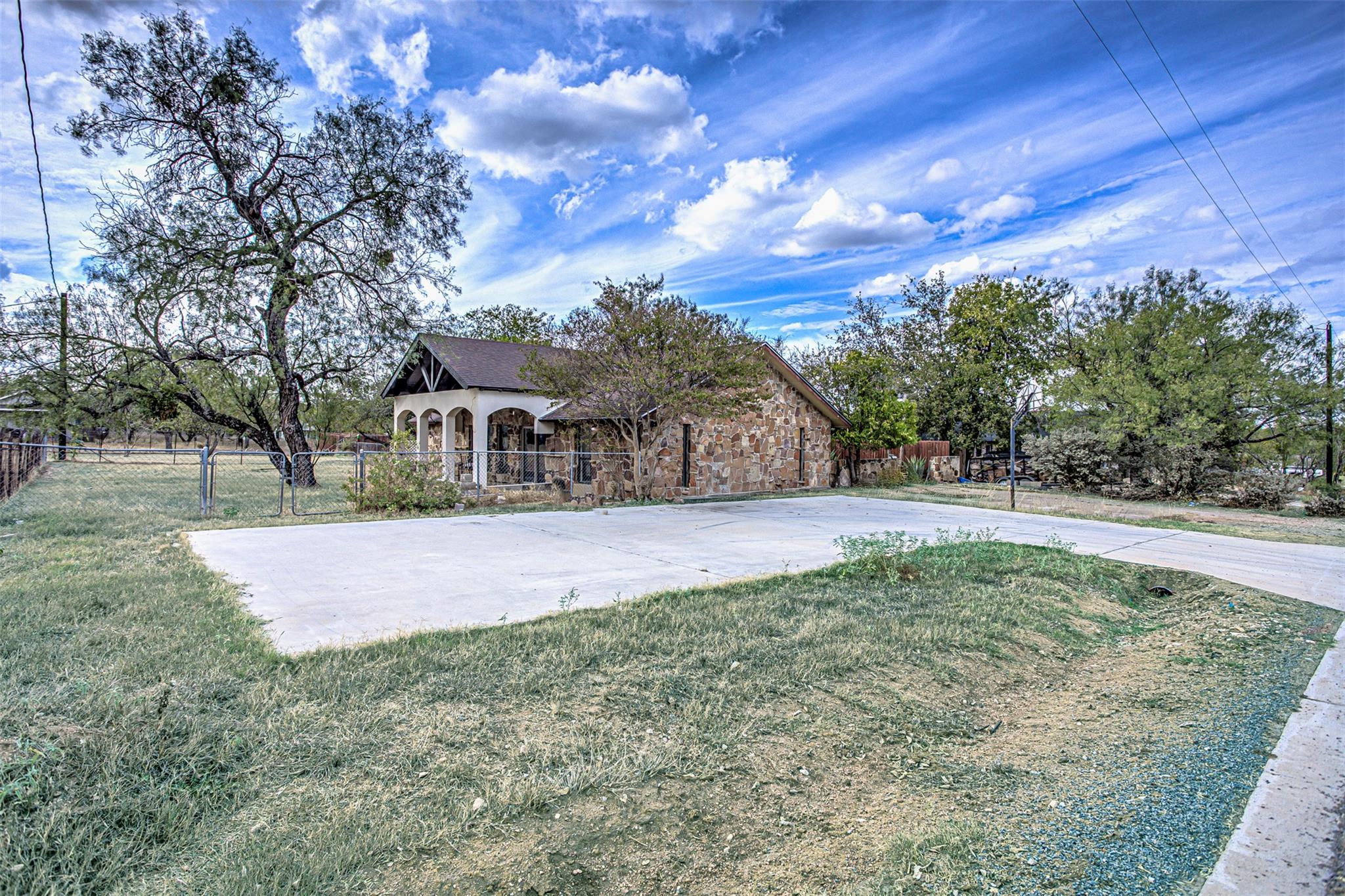 850 Fir LN, Cottonwood Shores