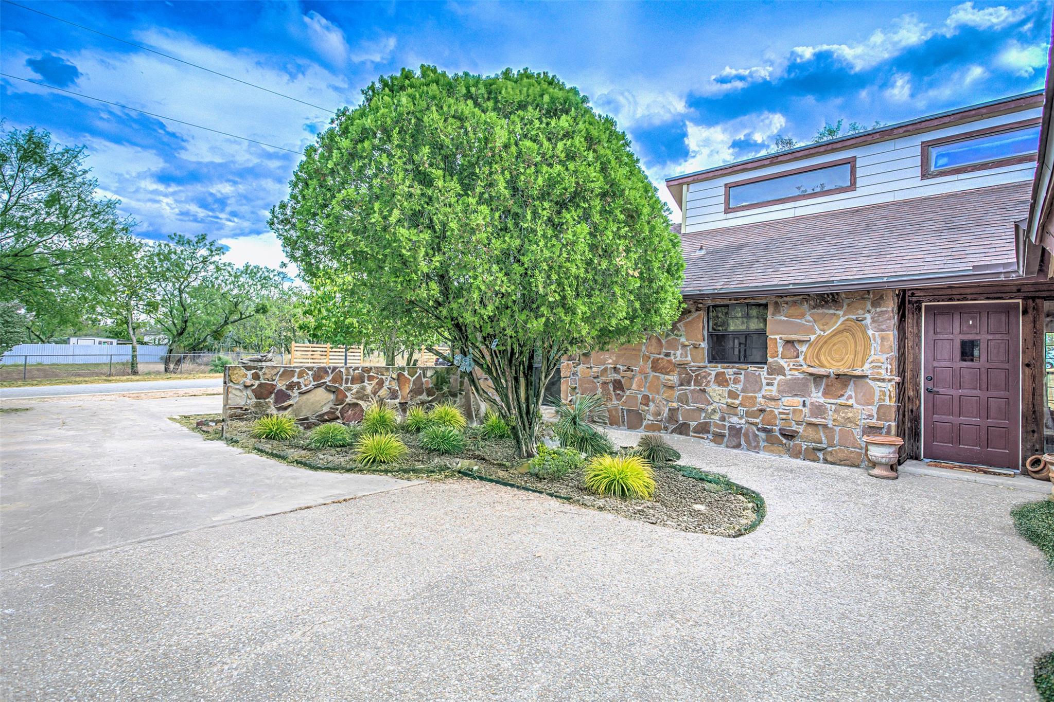 850 Fir LN, Cottonwood Shores