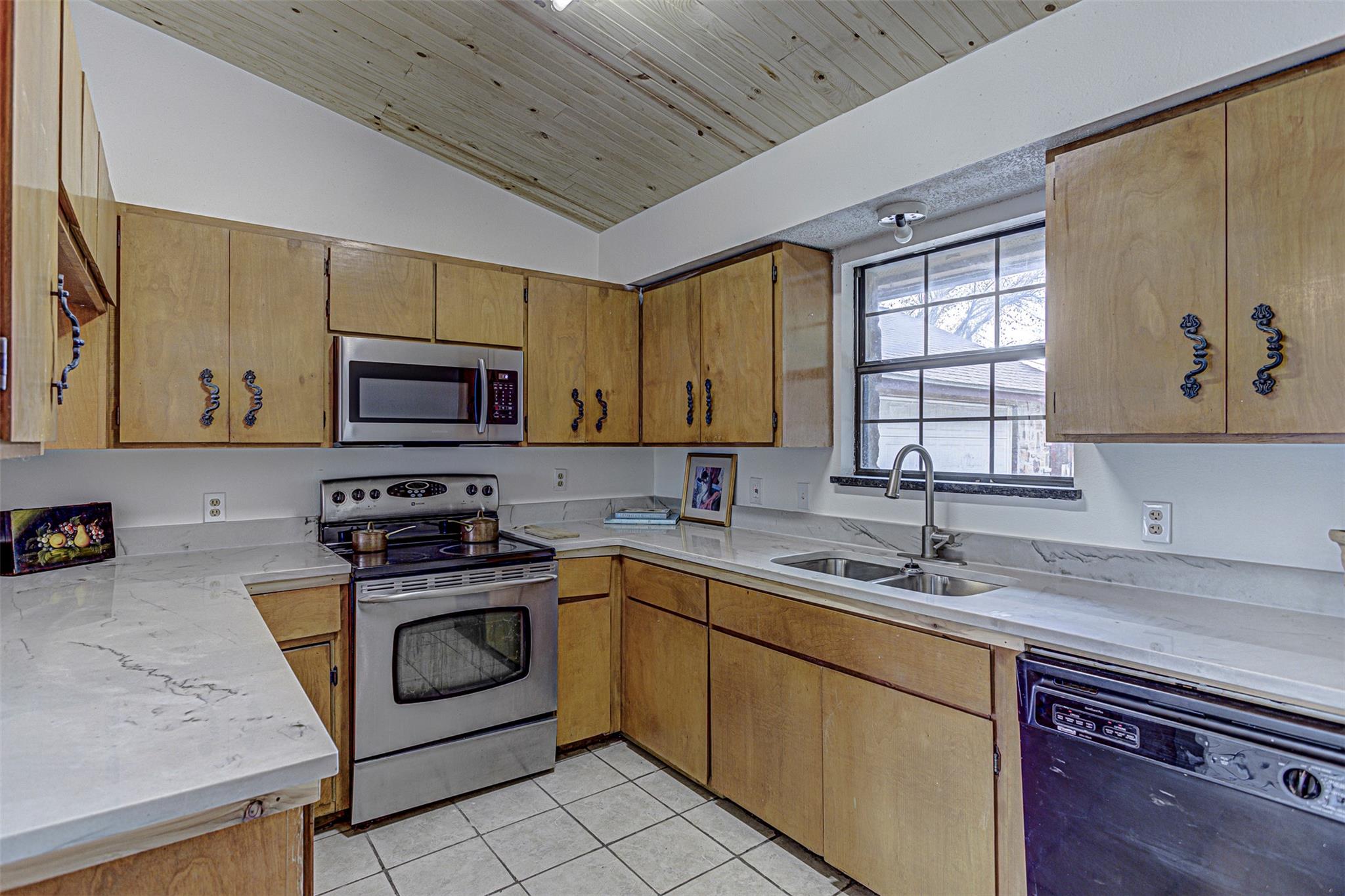 850 Fir LN, Cottonwood Shores