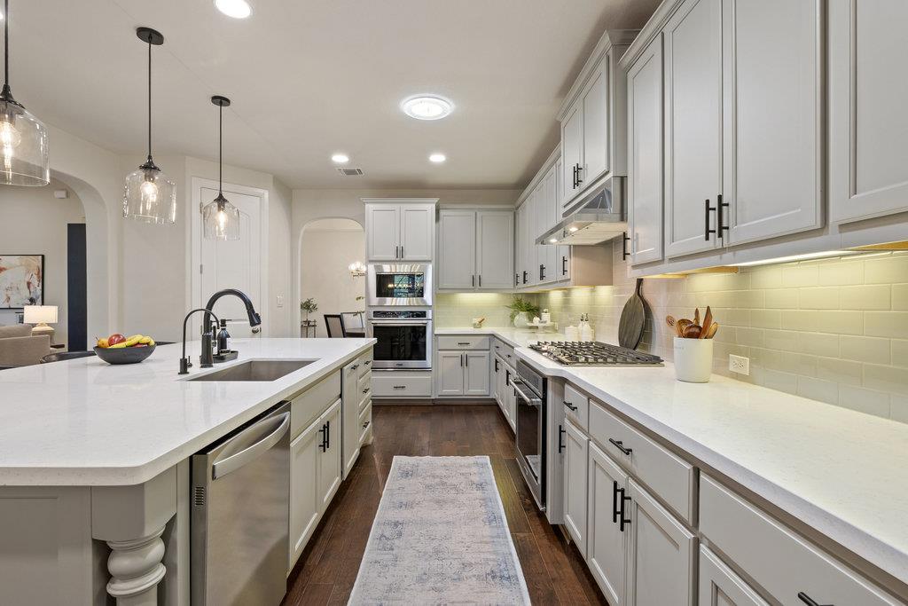 290 Brentwood DR