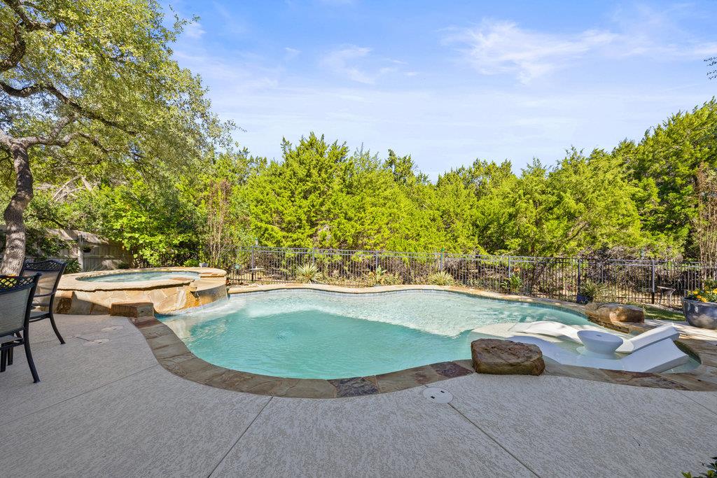 290 Brentwood DR