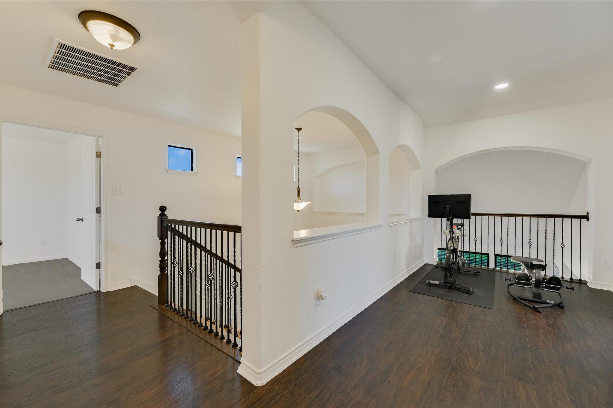 128 W Adelanta PL